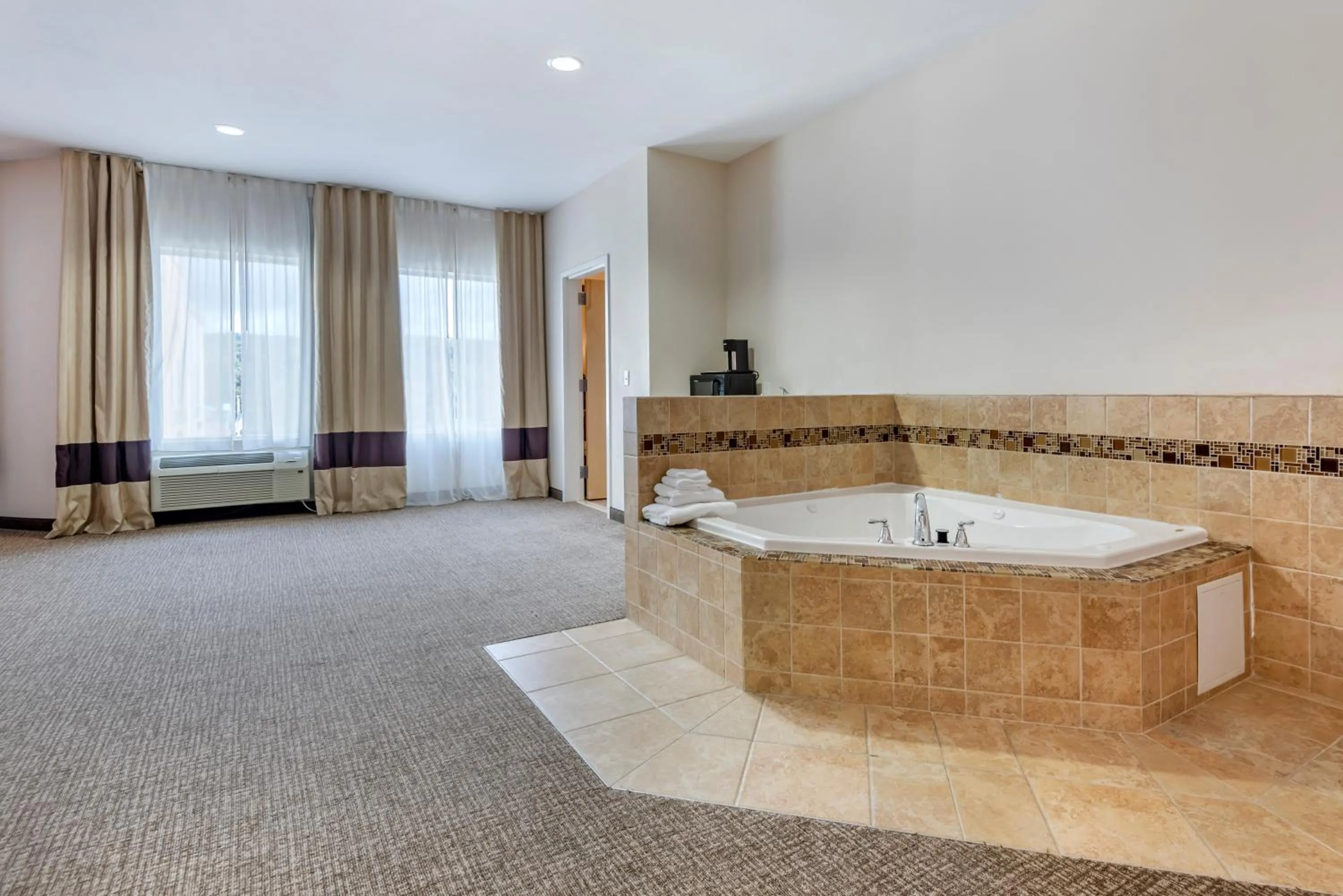 Bath in Comfort Inn Apalachin - Binghamton W Route 17