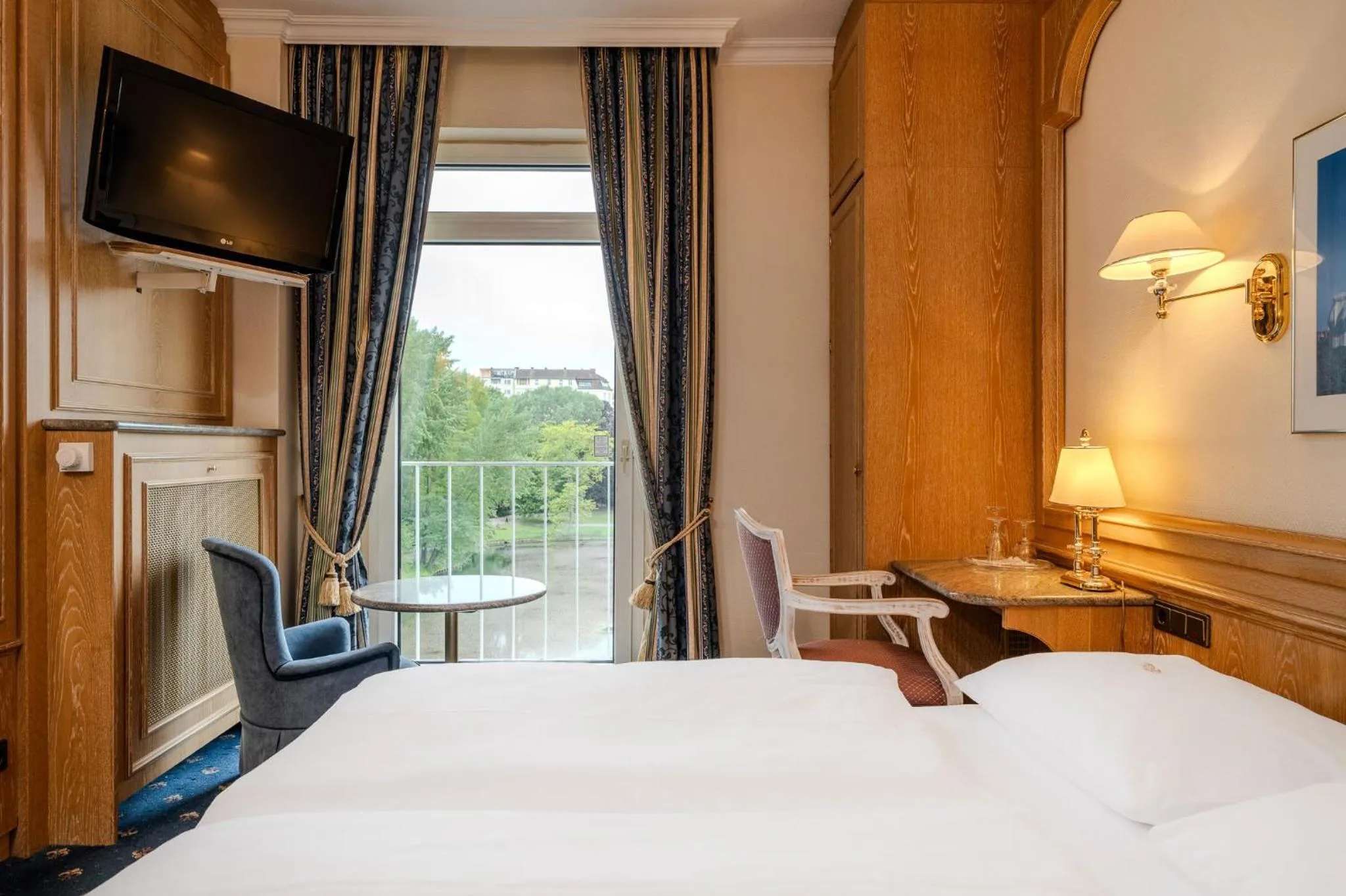 Photo of the whole room, Bed in Ringhotel Seehof