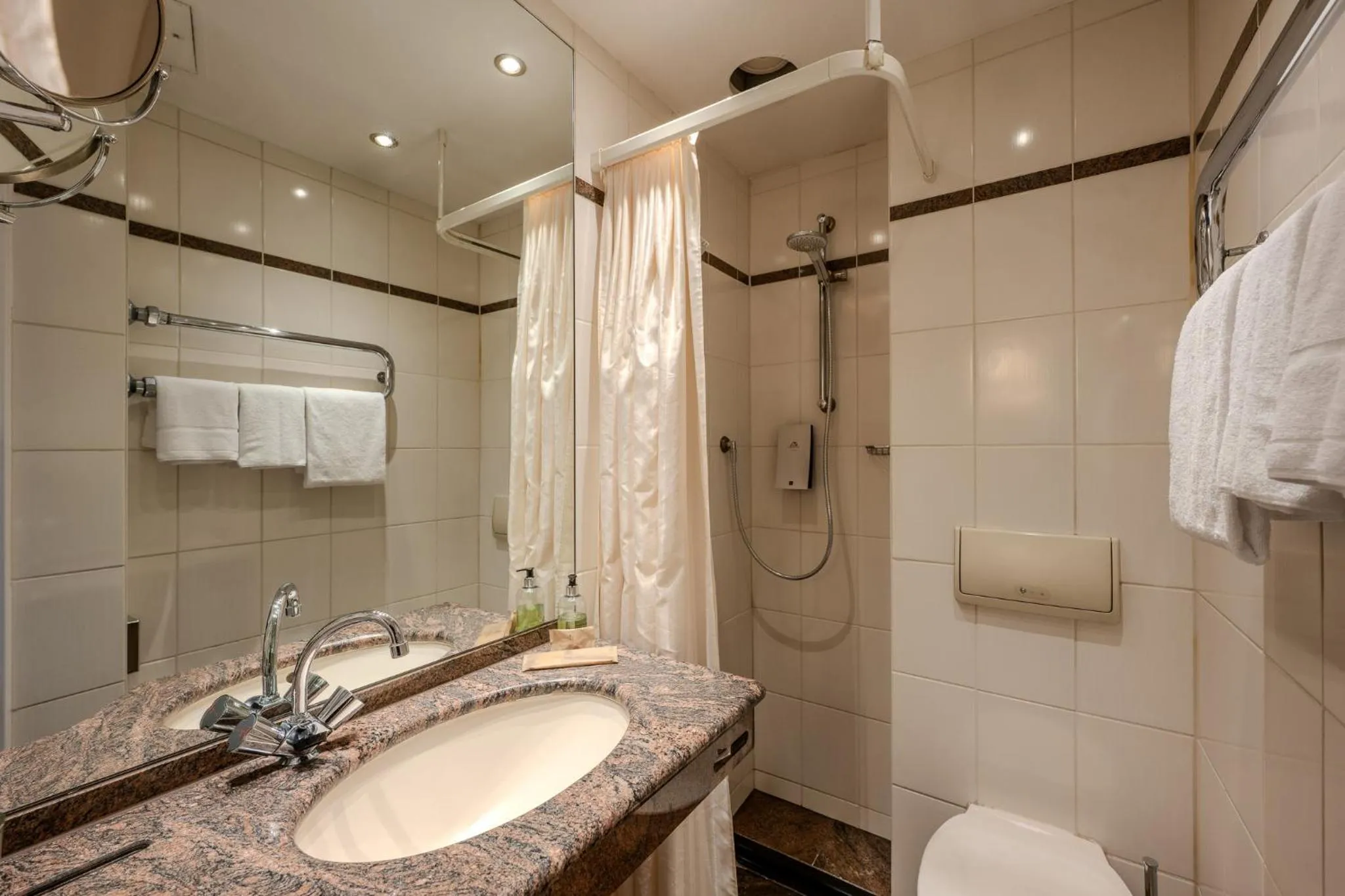 Bathroom in Ringhotel Seehof