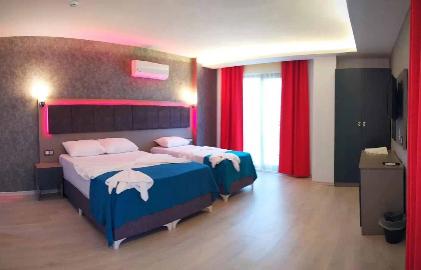 Bed in TAMARA Business Otel