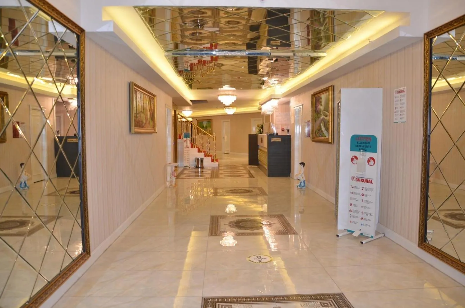 Facade/entrance in TAMARA Business Otel