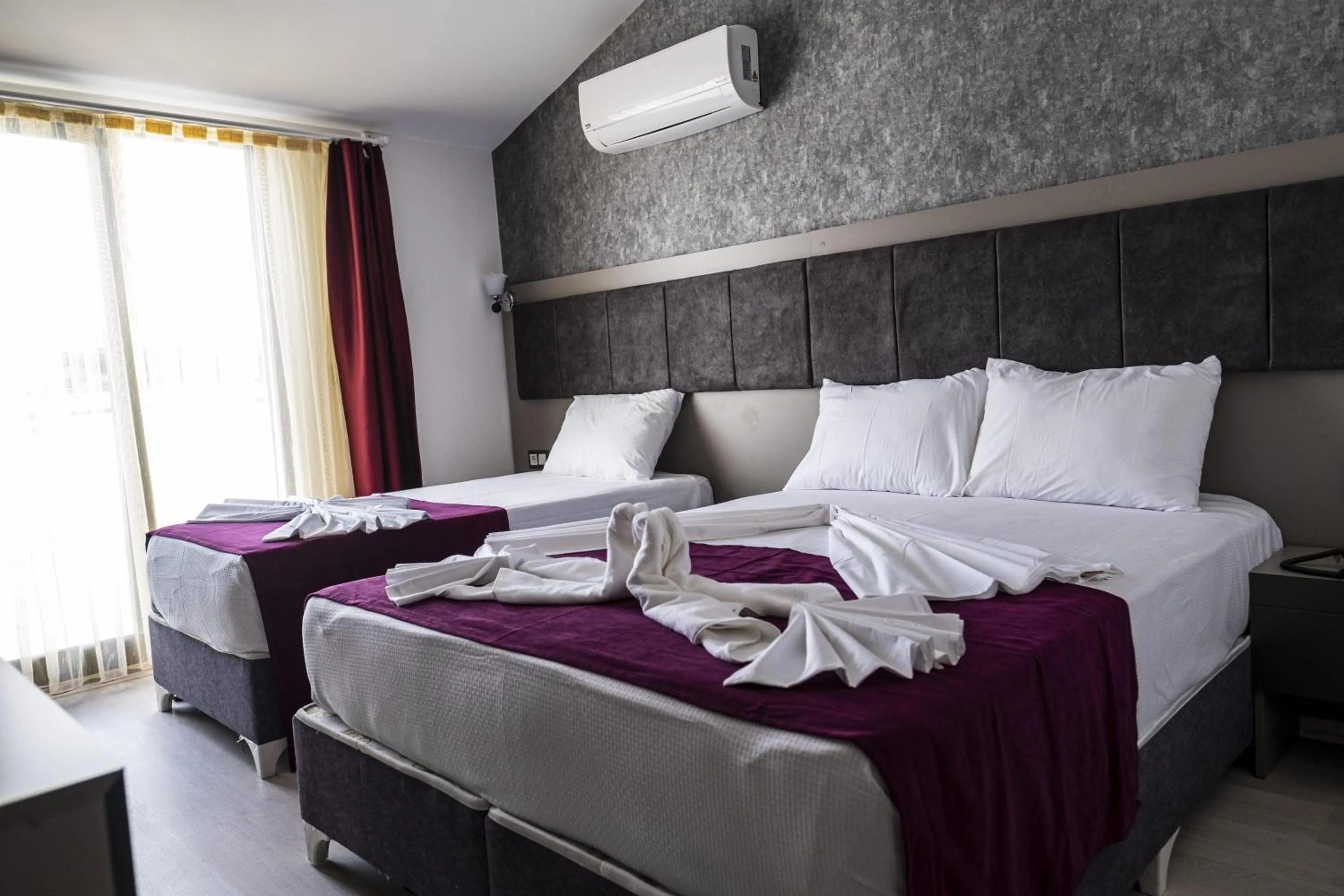 Bedroom, Bed in TAMARA Business Otel