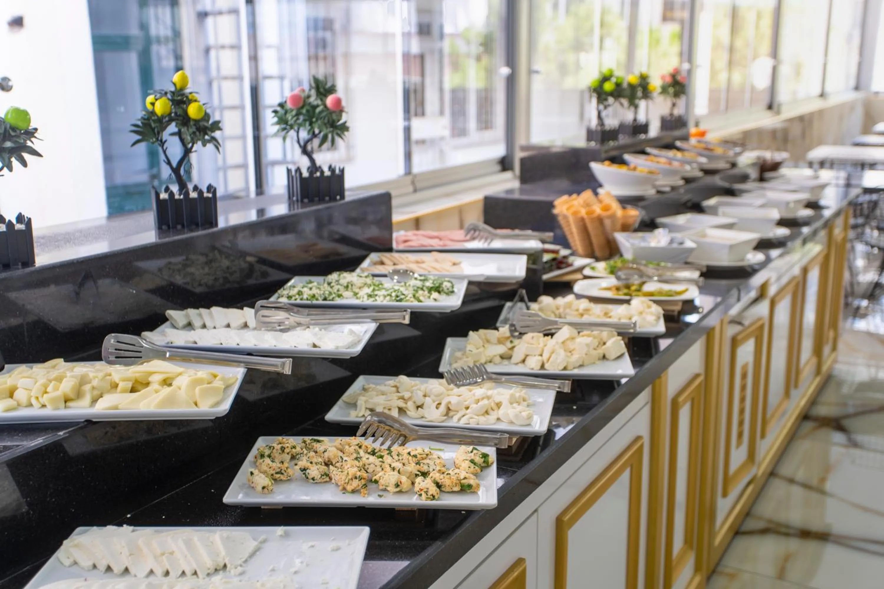 Restaurant/places to eat in TAMARA Business Otel