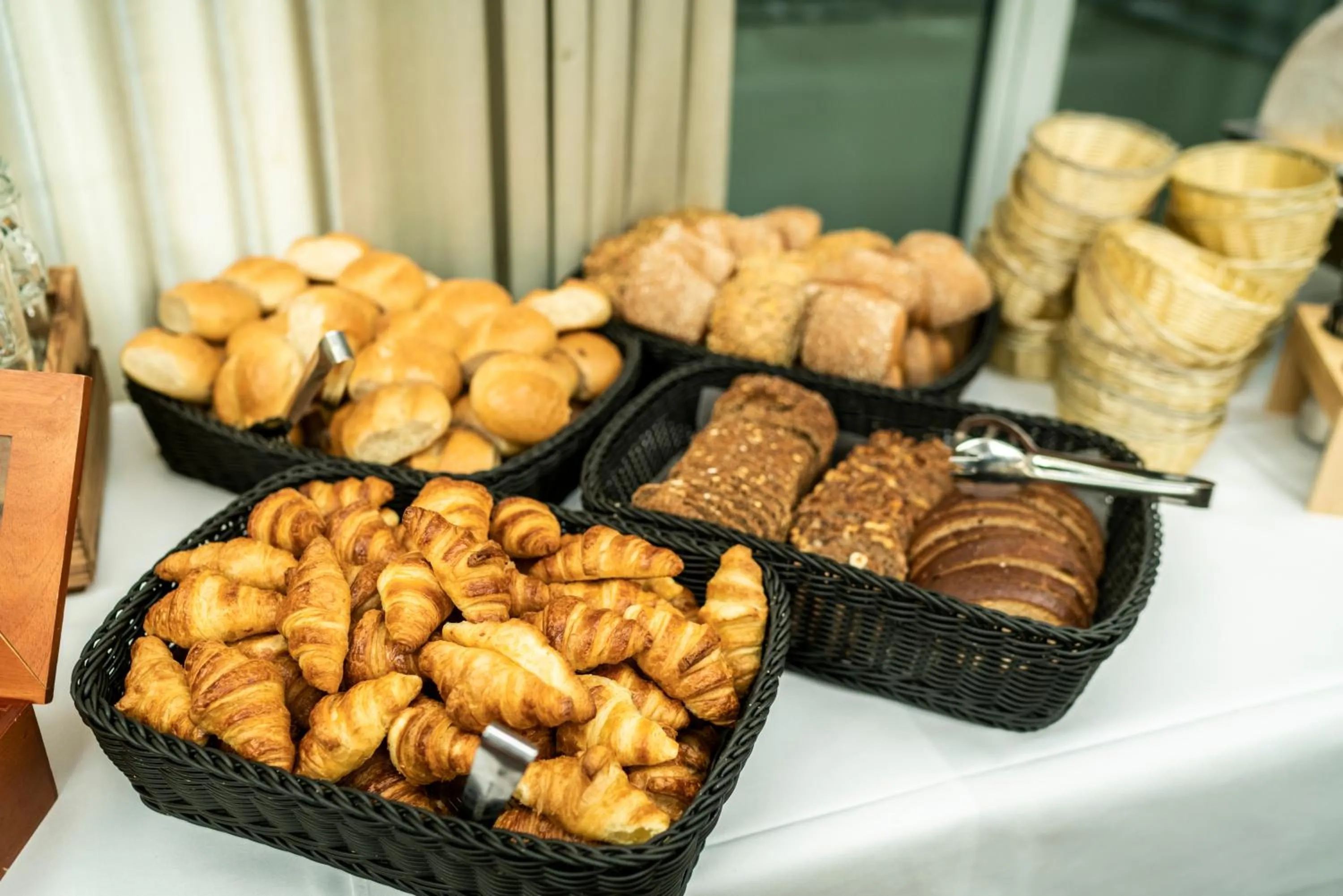 Buffet breakfast in Aparthotel Neumarkt