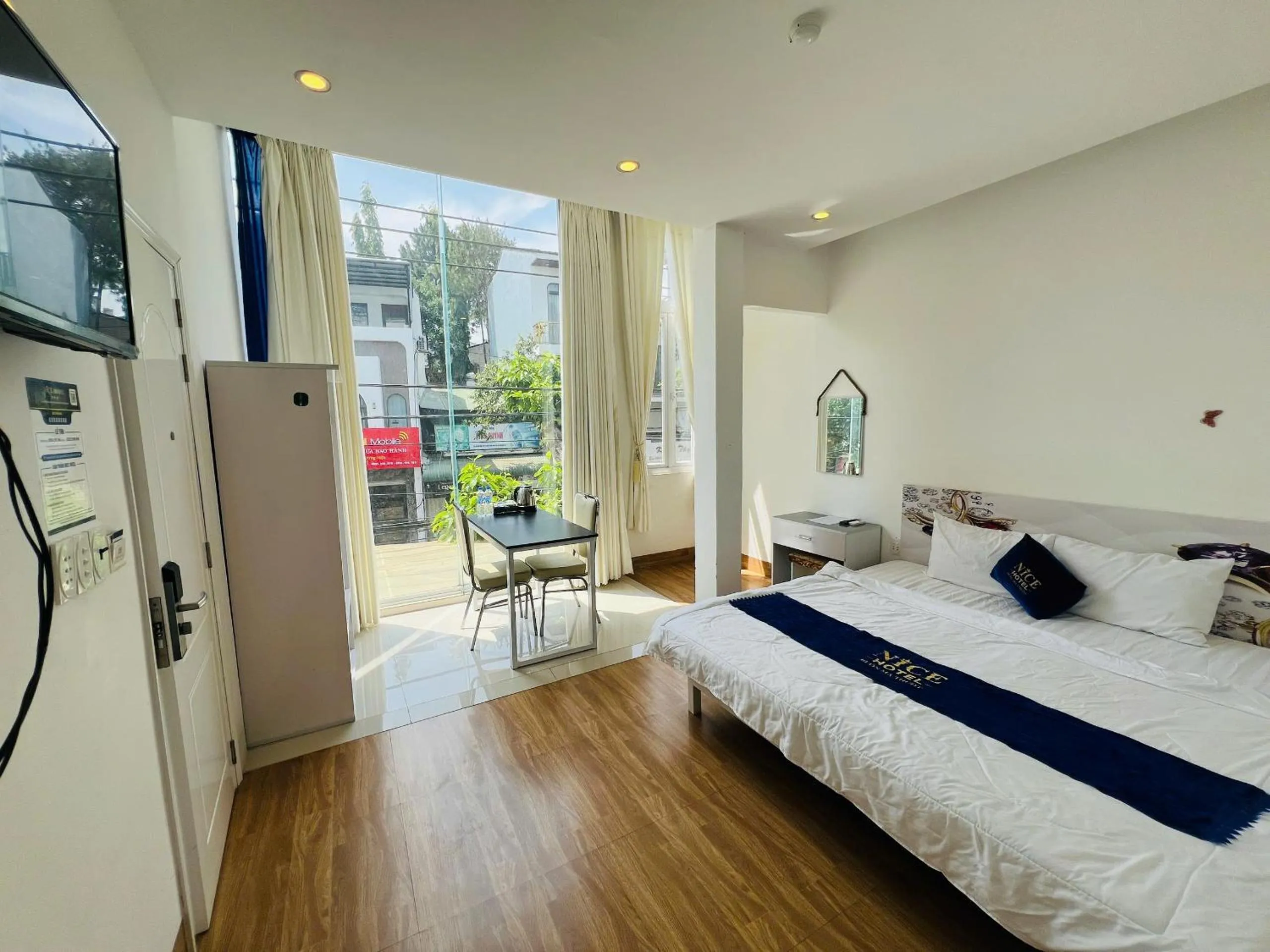 Guests, Bed in Nice Hotel Buôn Ma Thuột