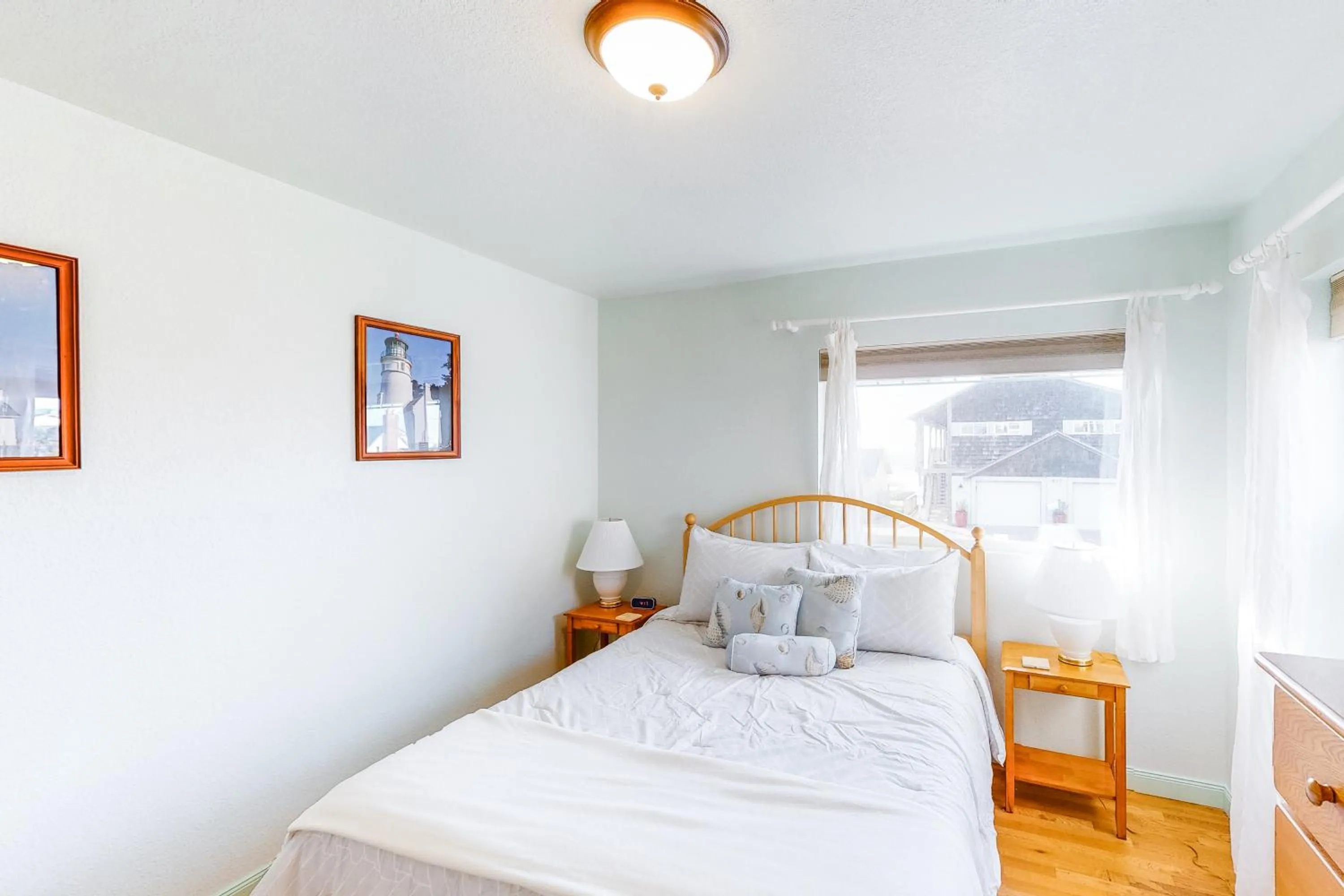 Bed in Cottage at Nye Beach