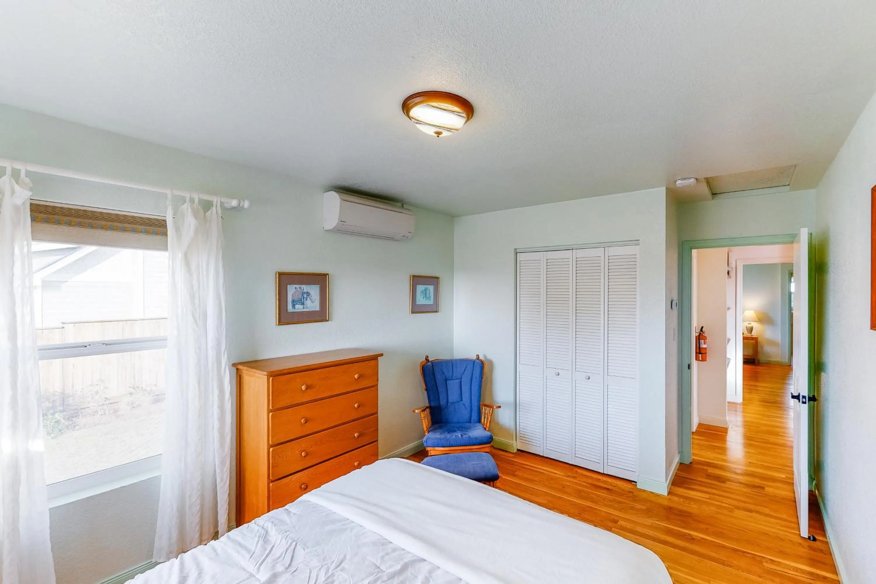 Bed in Cottage at Nye Beach