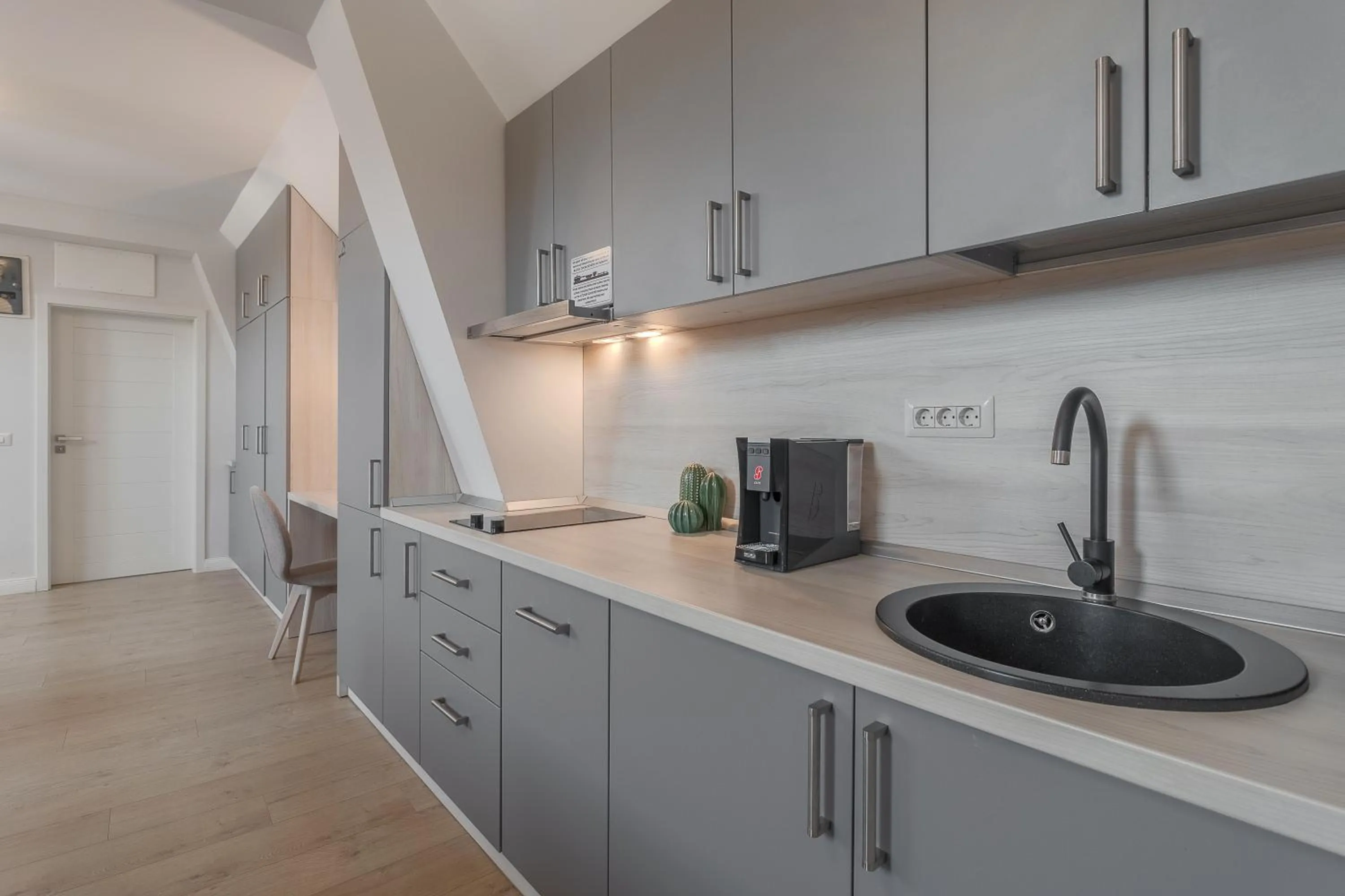 Coffee/tea facilities in Dozsa Residence