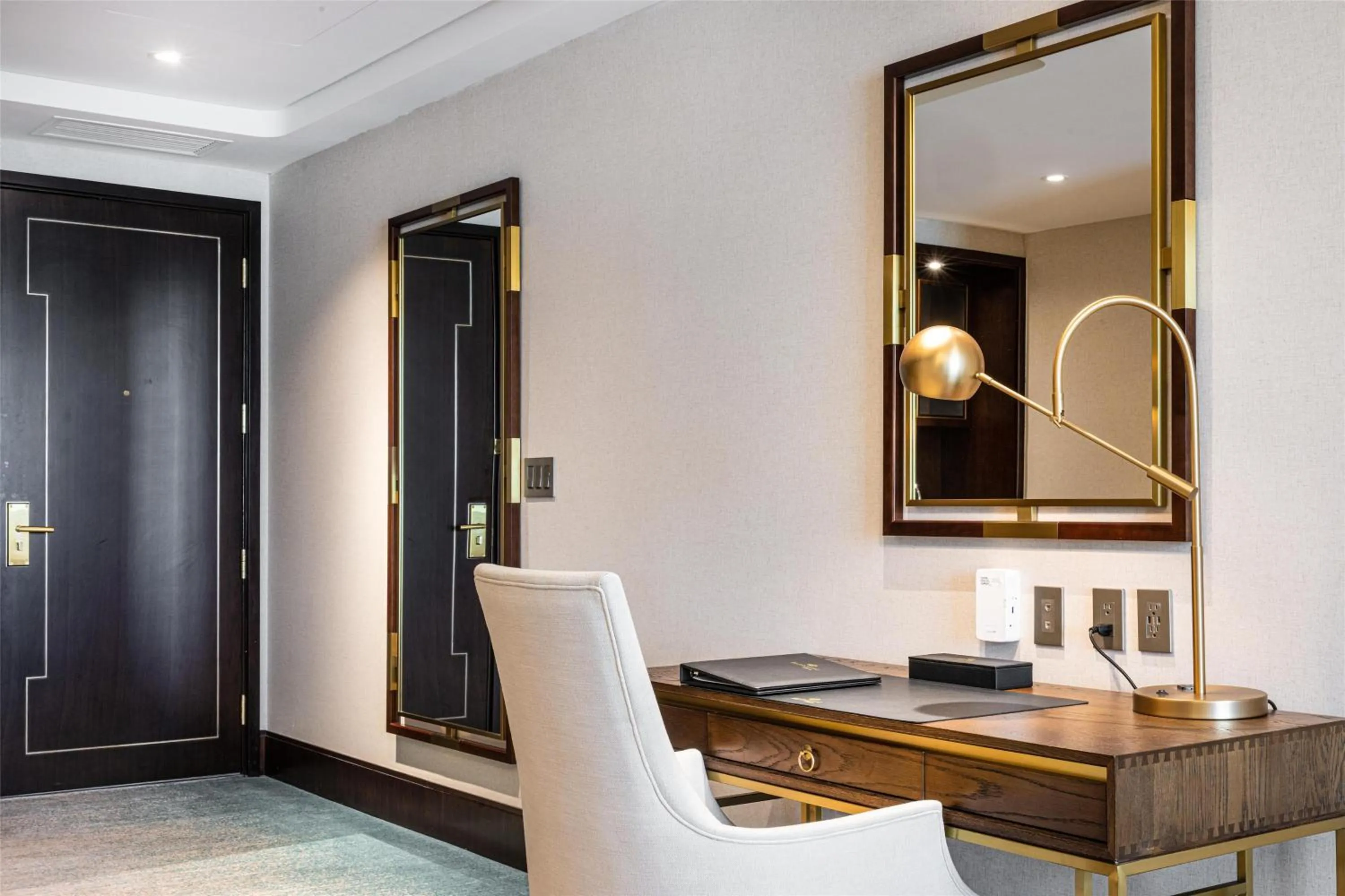 Bedroom in Blossom Hotel Houston, Curio Collection by Hilton