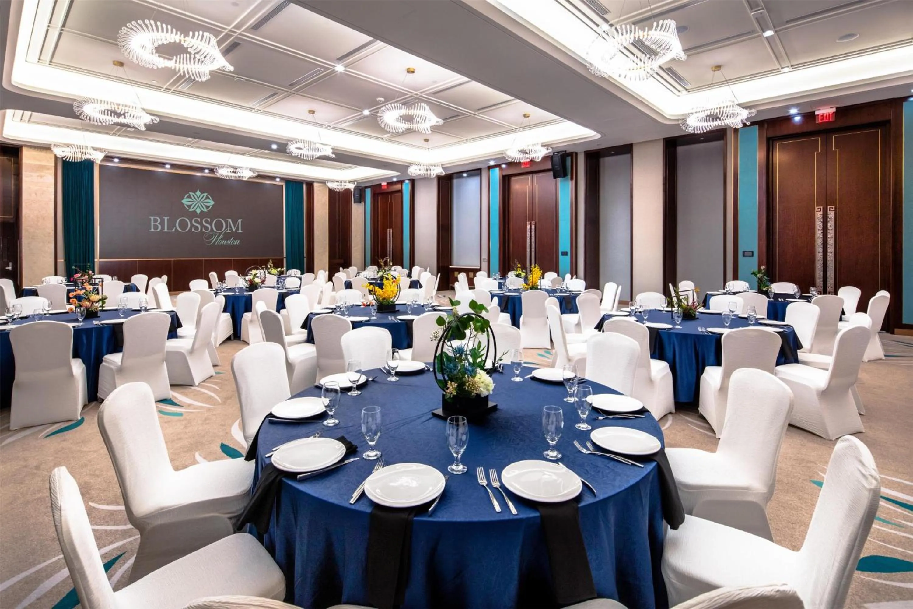 Meeting/conference room in Blossom Hotel Houston, Curio Collection by Hilton