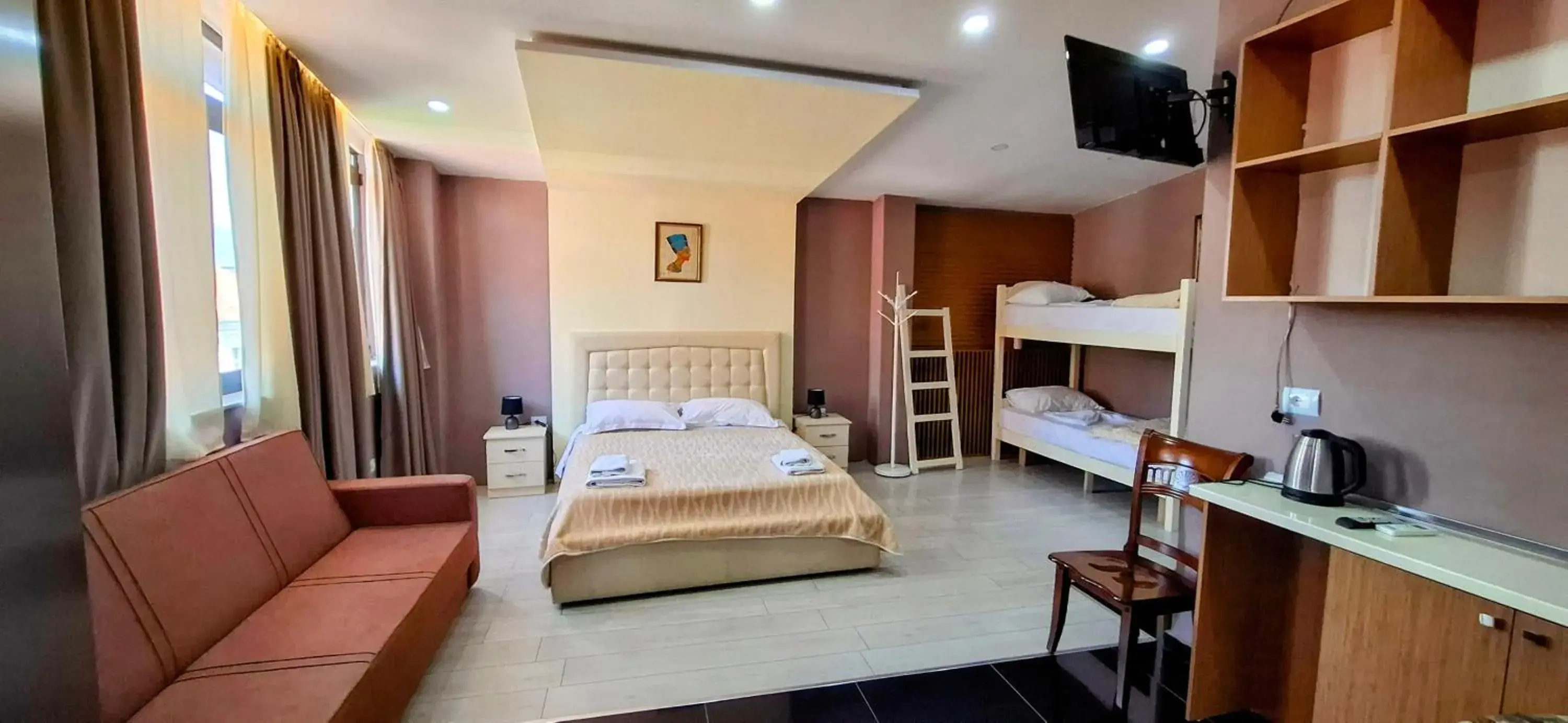 Family Room with Garden View in CityCenterHotel Shkoder Family Room with Garden View in CityCenterHotel Shkoder