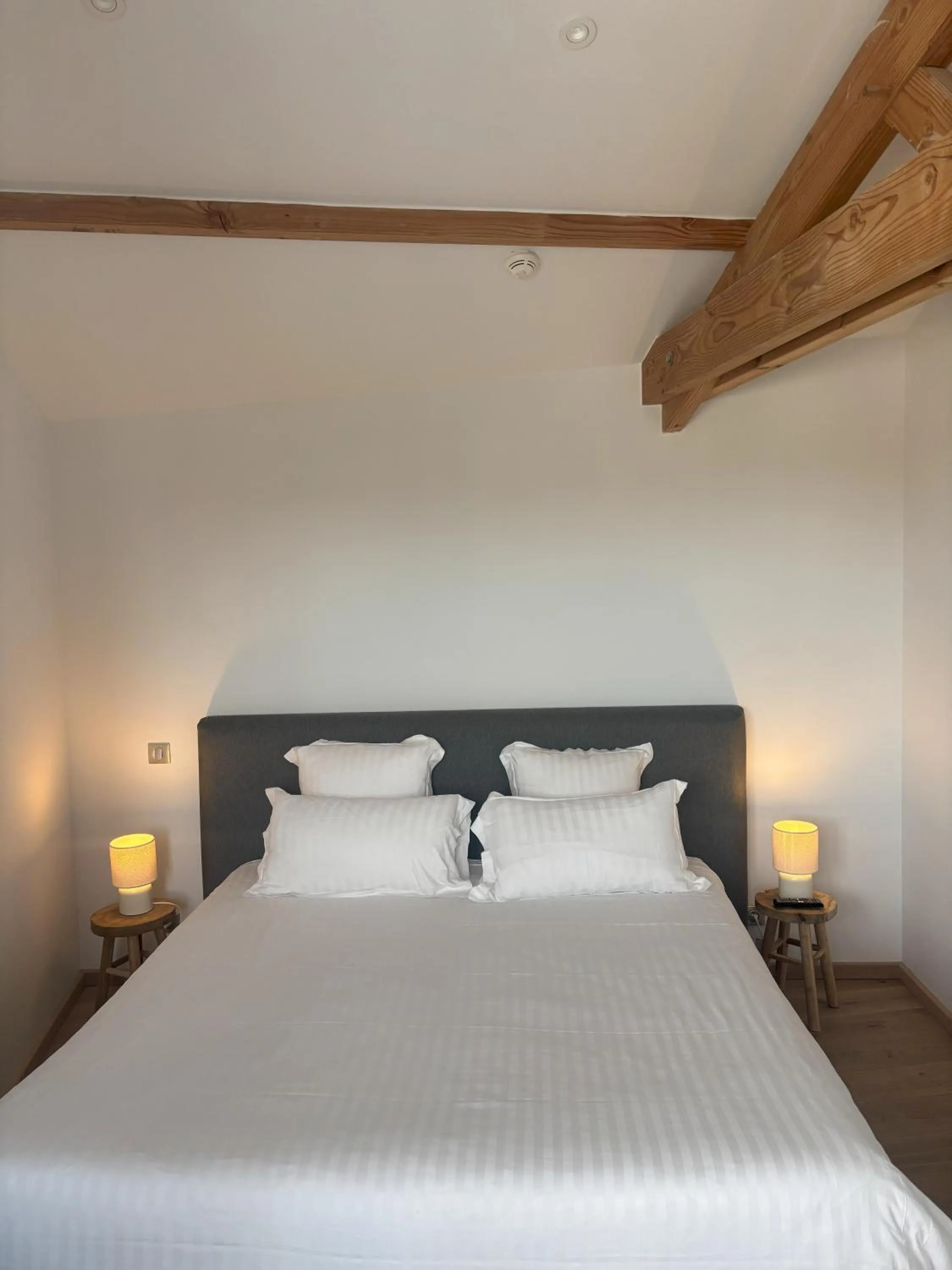 Bed in LES 12 DE LARROS