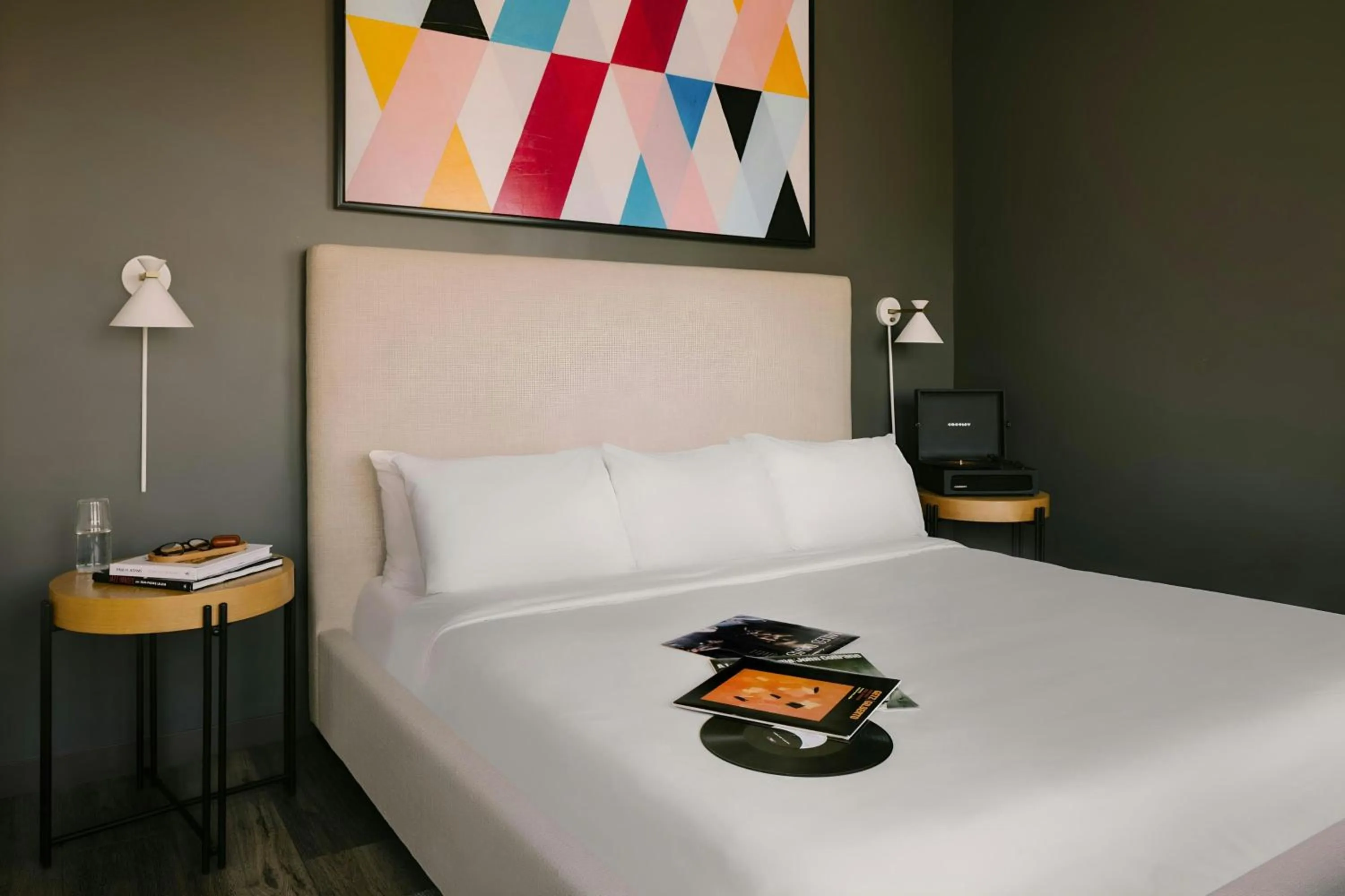 Bedroom, Bed in Sonder by Marriott Bonvoy Gabriel Richard Apartments Downtown