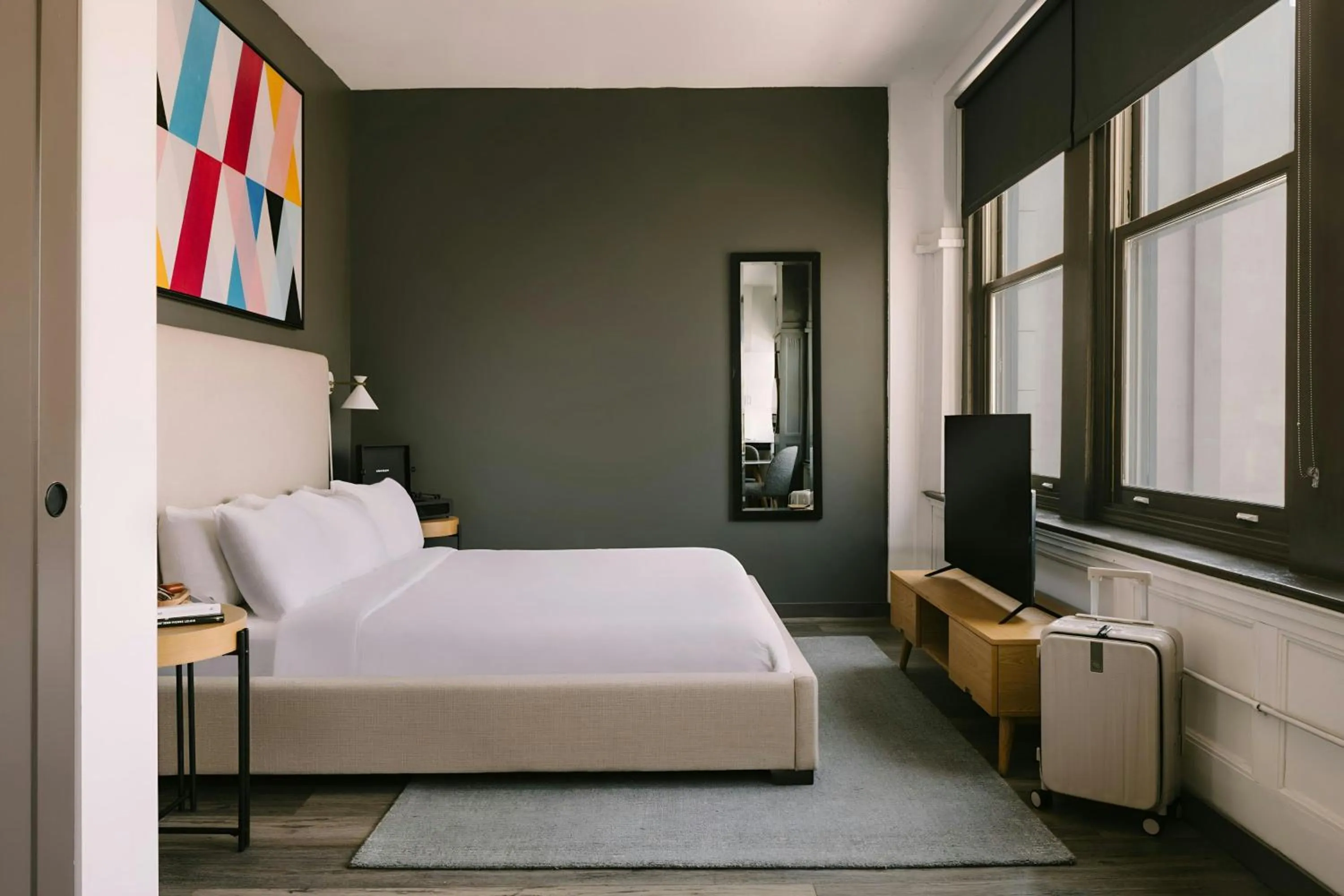 Bedroom, Bed in Sonder by Marriott Bonvoy Gabriel Richard Apartments Downtown