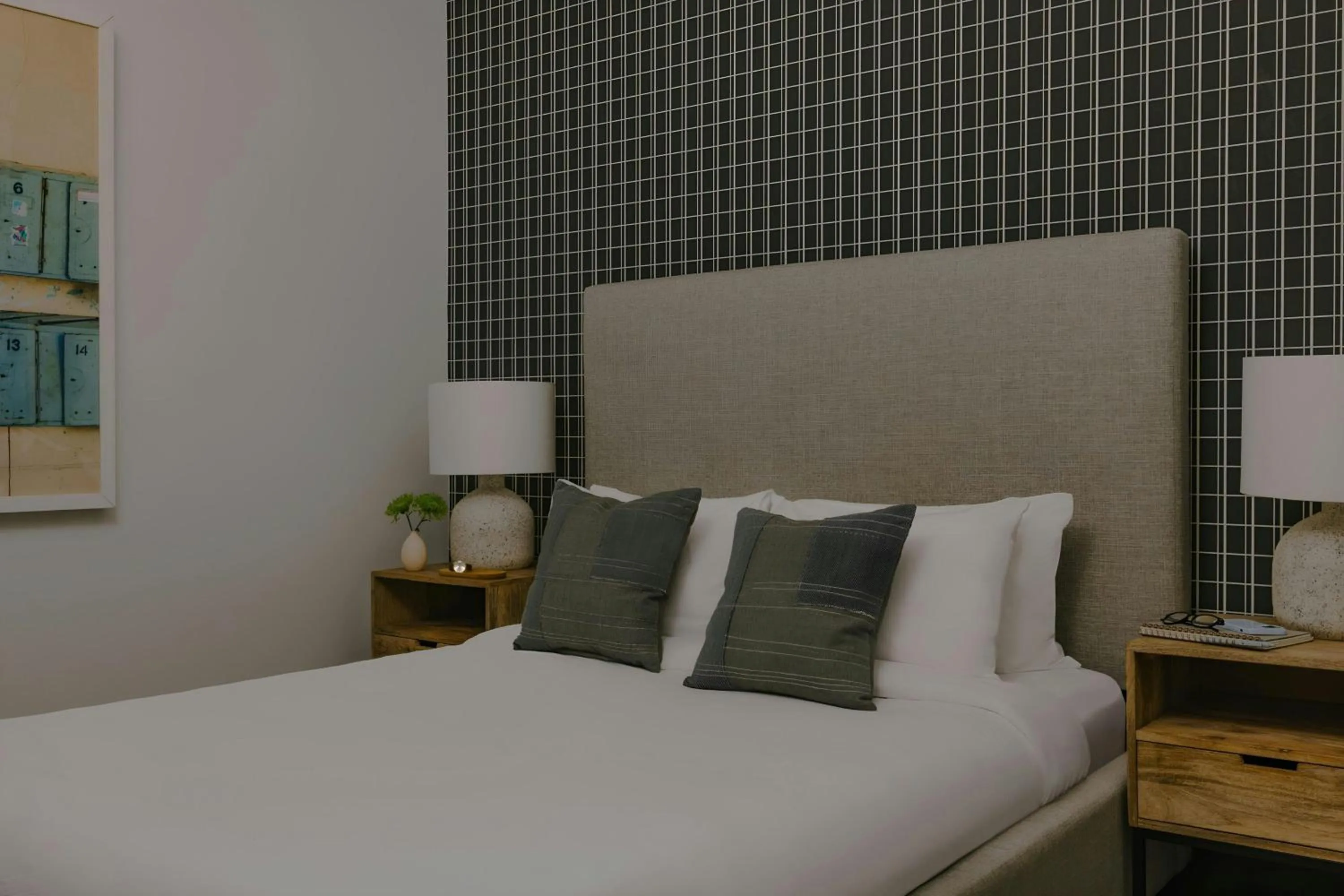 Bedroom, Bed in Sonder by Marriott Bonvoy Gabriel Richard Apartments Downtown