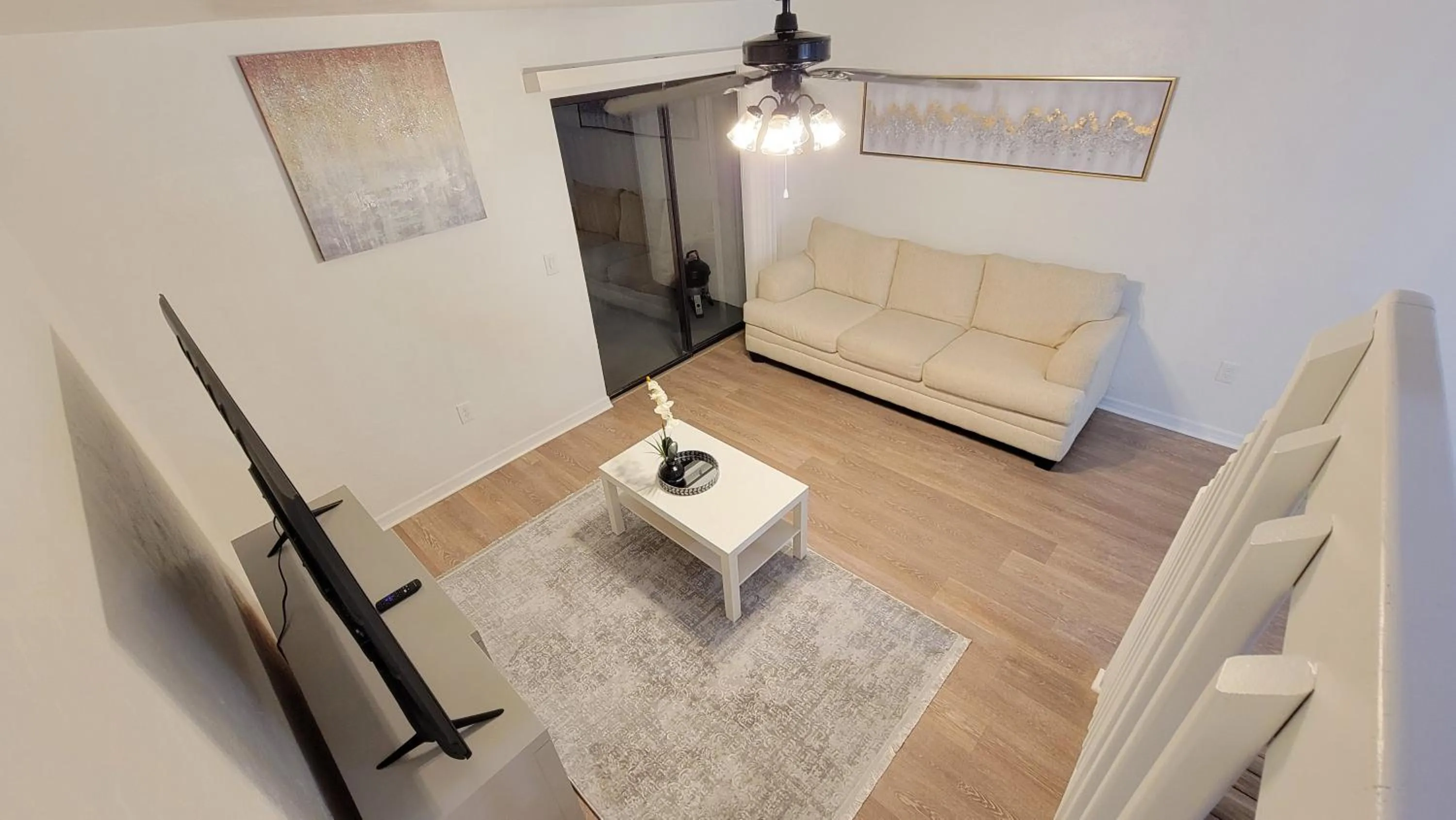 Living room in Comfortable Townhome 2BR 1-5BA - Near UF & Shopping Dining