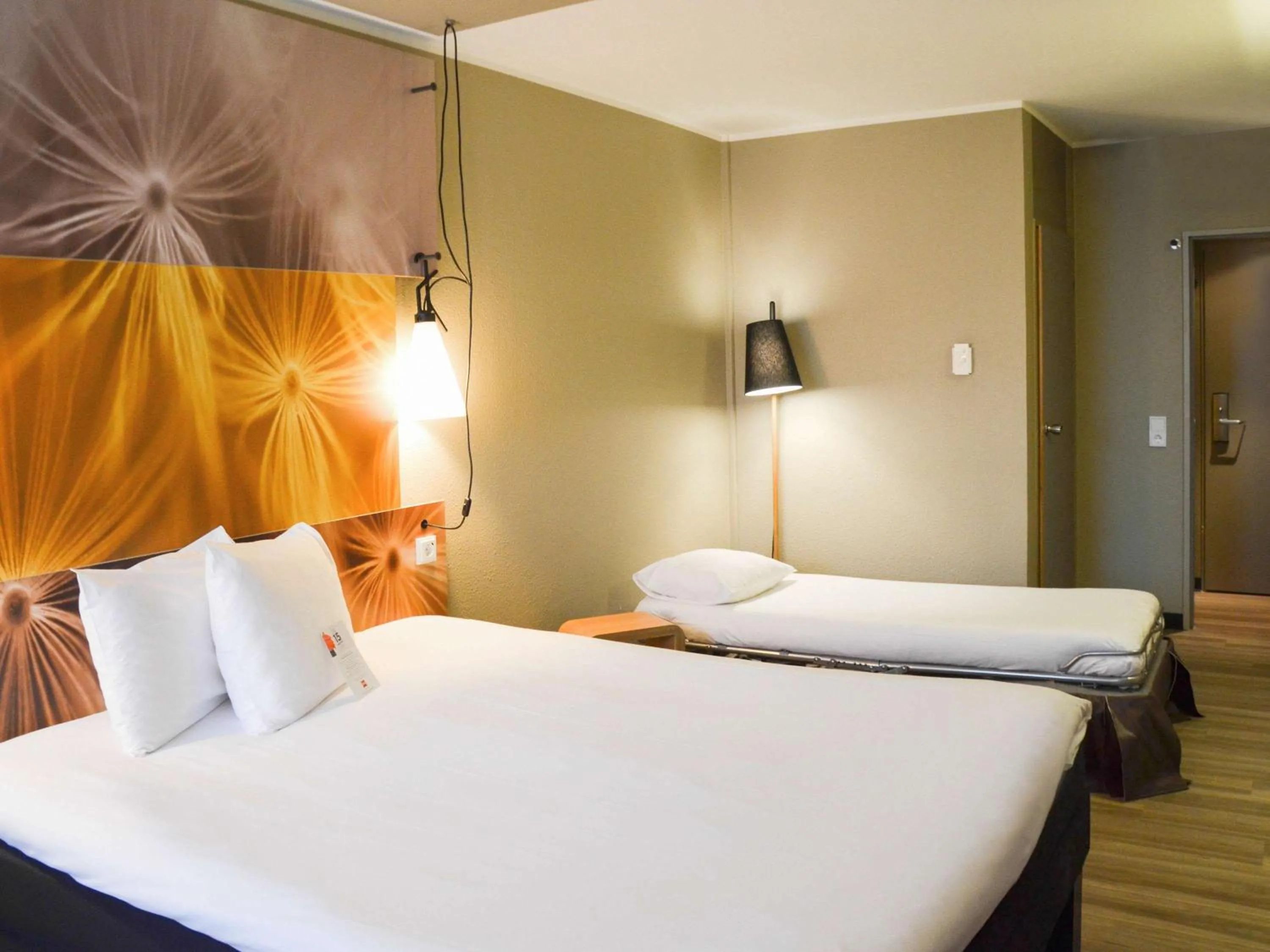 Photo of the whole room, Bed in ibis Hotel Frankfurt Airport