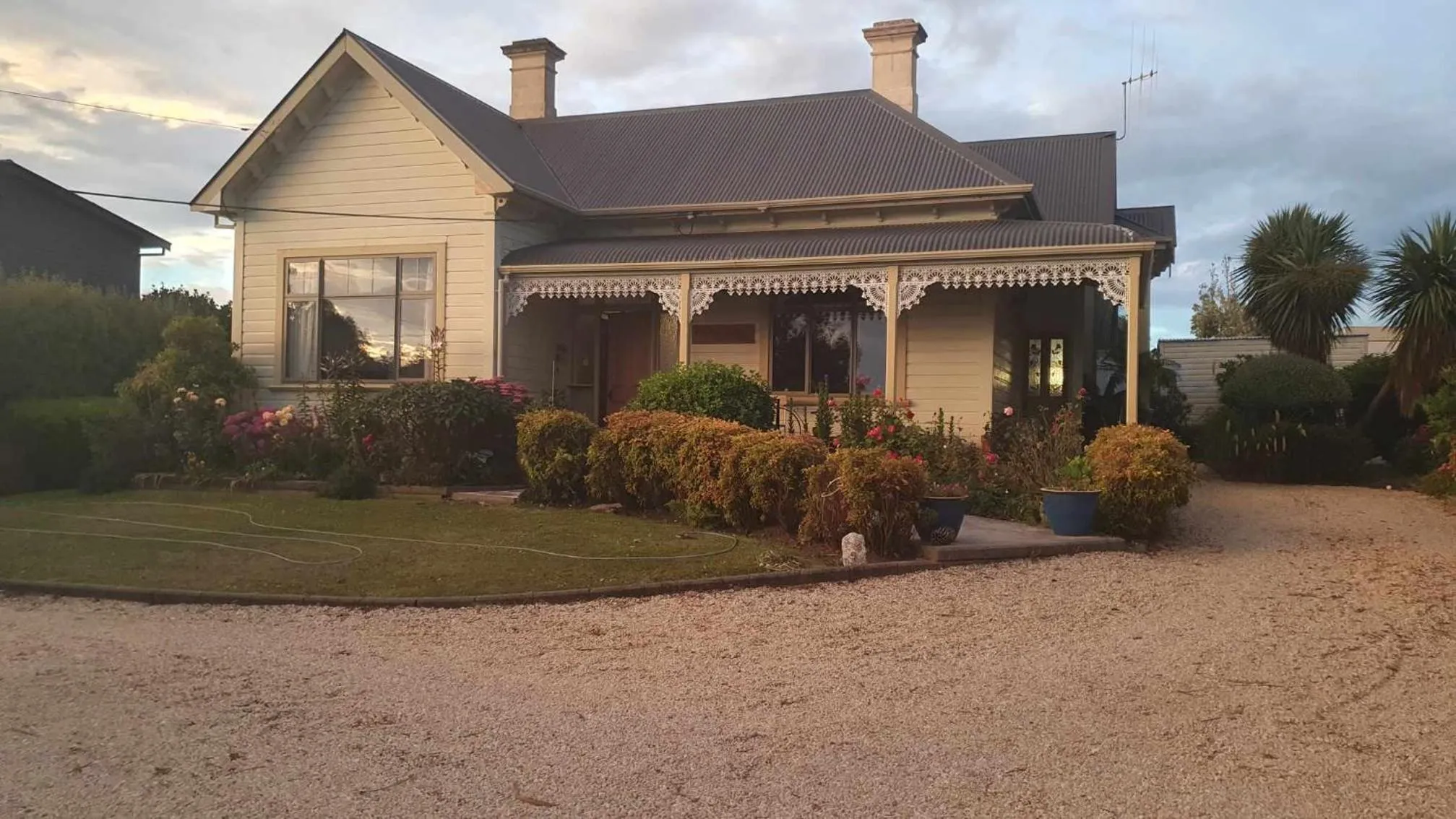 Property building in Century House B & B flatlette