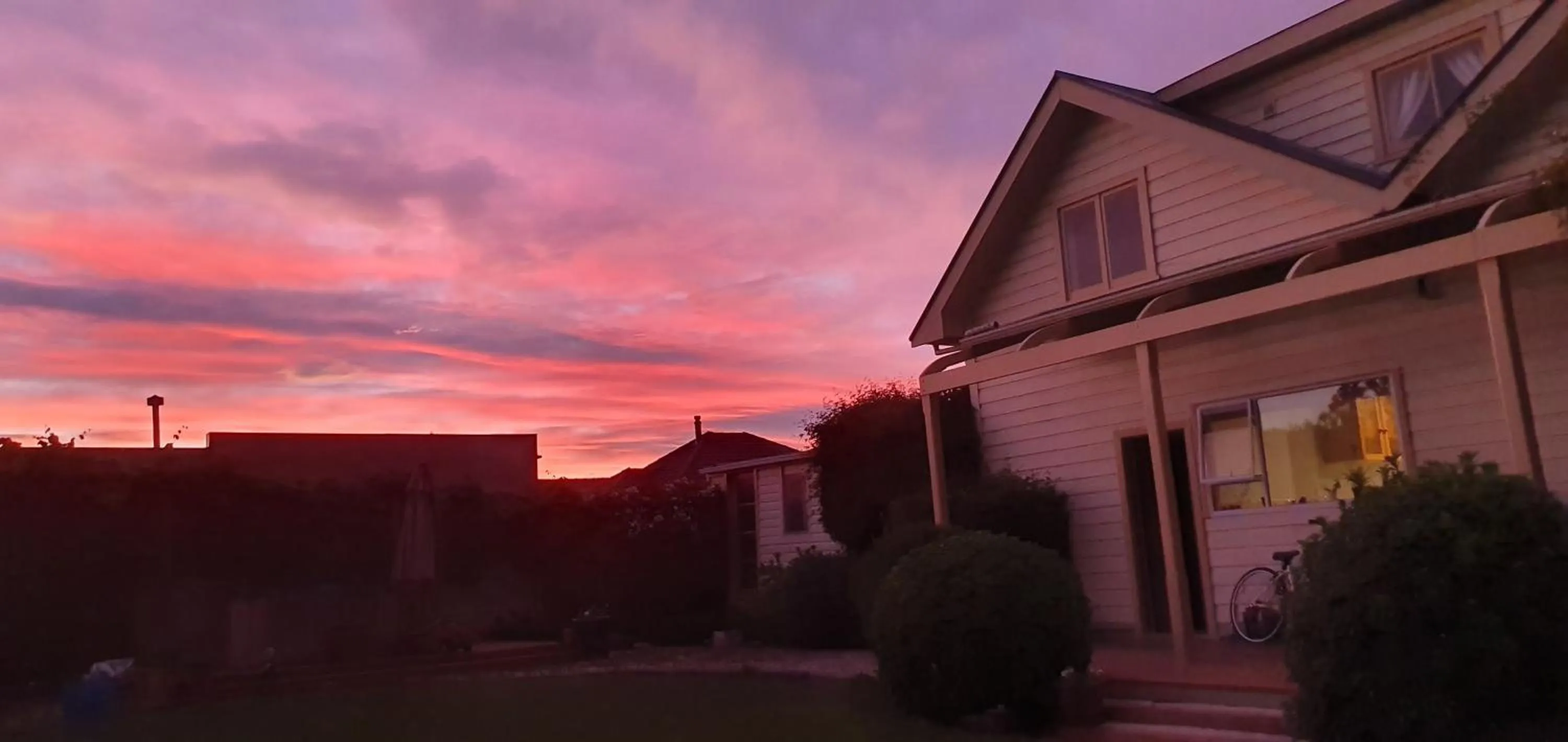 Sunrise in Century House B & B flatlette