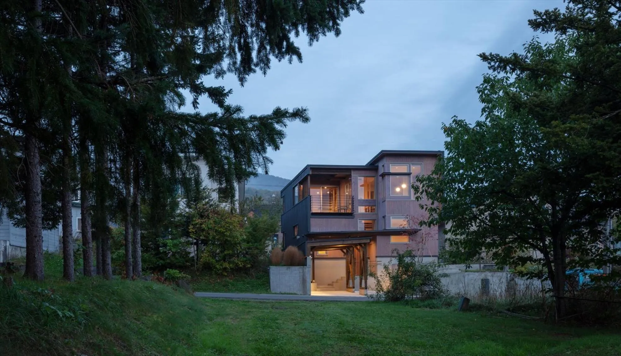 Property building in MOKUREN