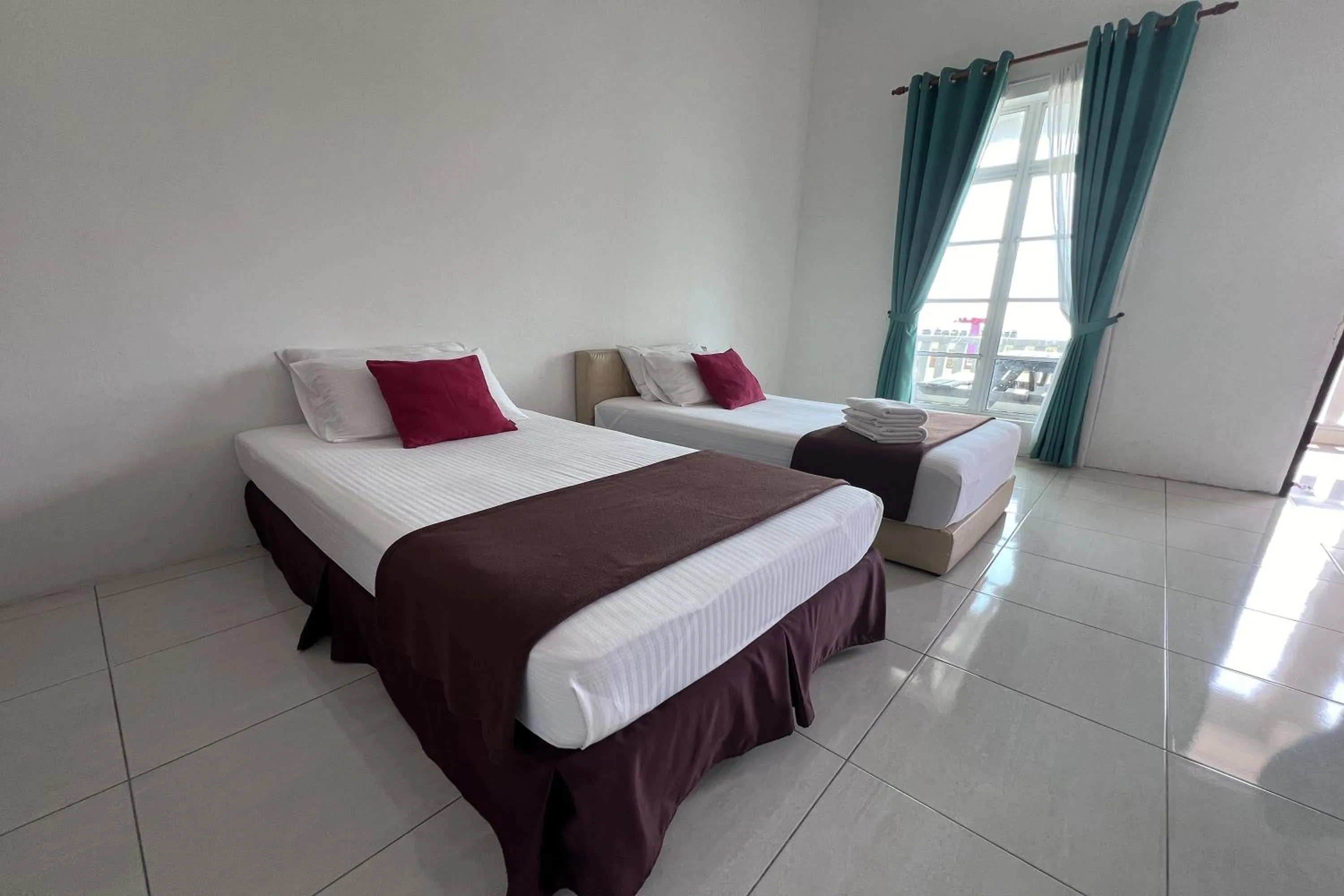 Bedroom, Bed in Saujana Villa Cherok Paloh, Kuantan Beach