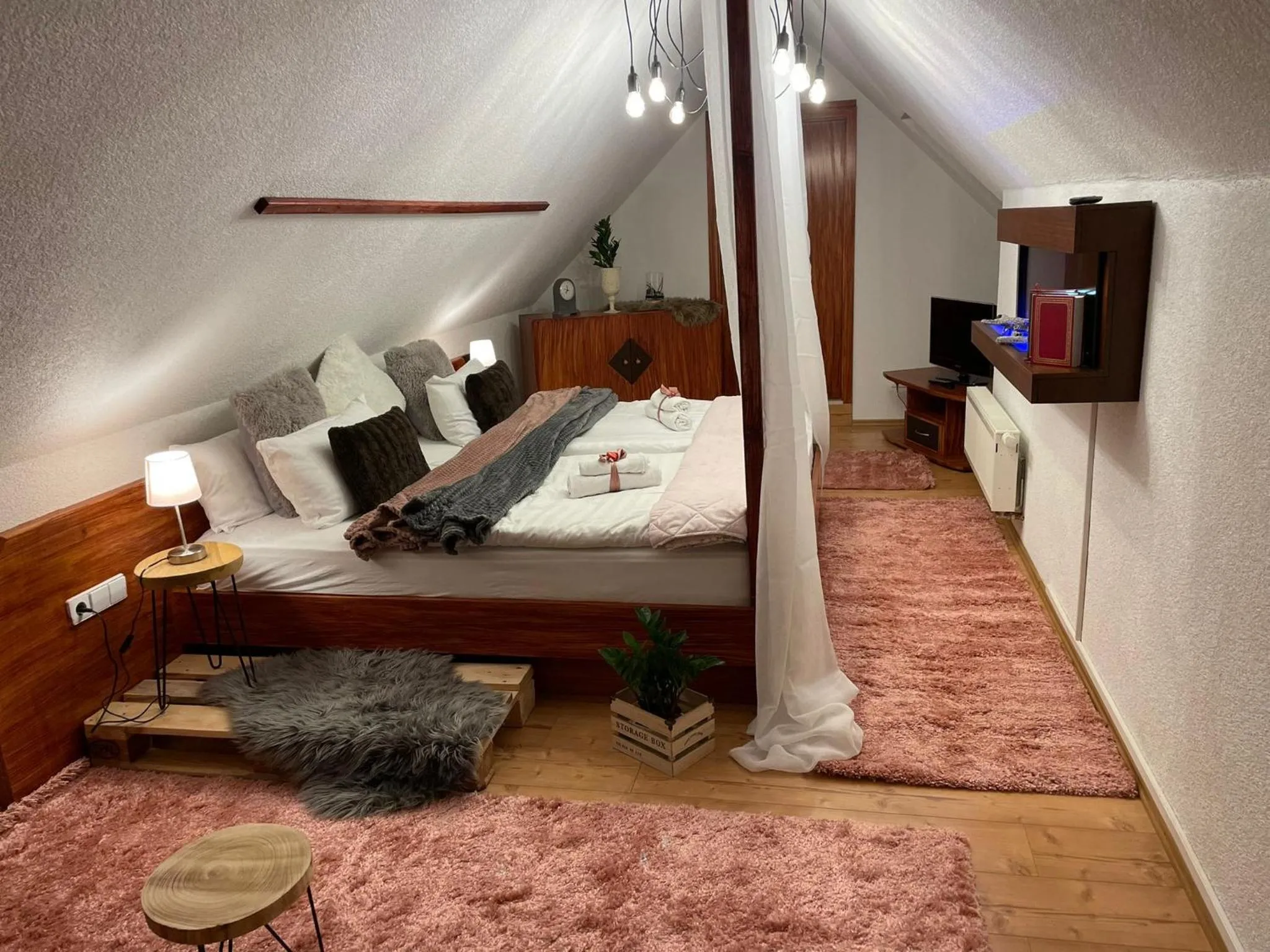 Bedroom, Bed in Berghotel Drei Brüder Höhe