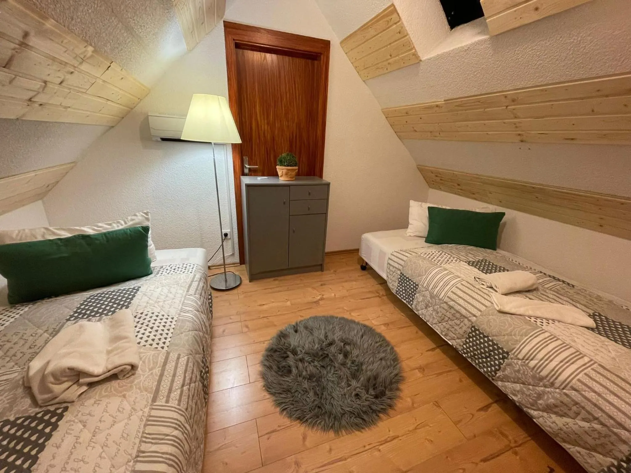 Bed in Berghotel Drei Brüder Höhe