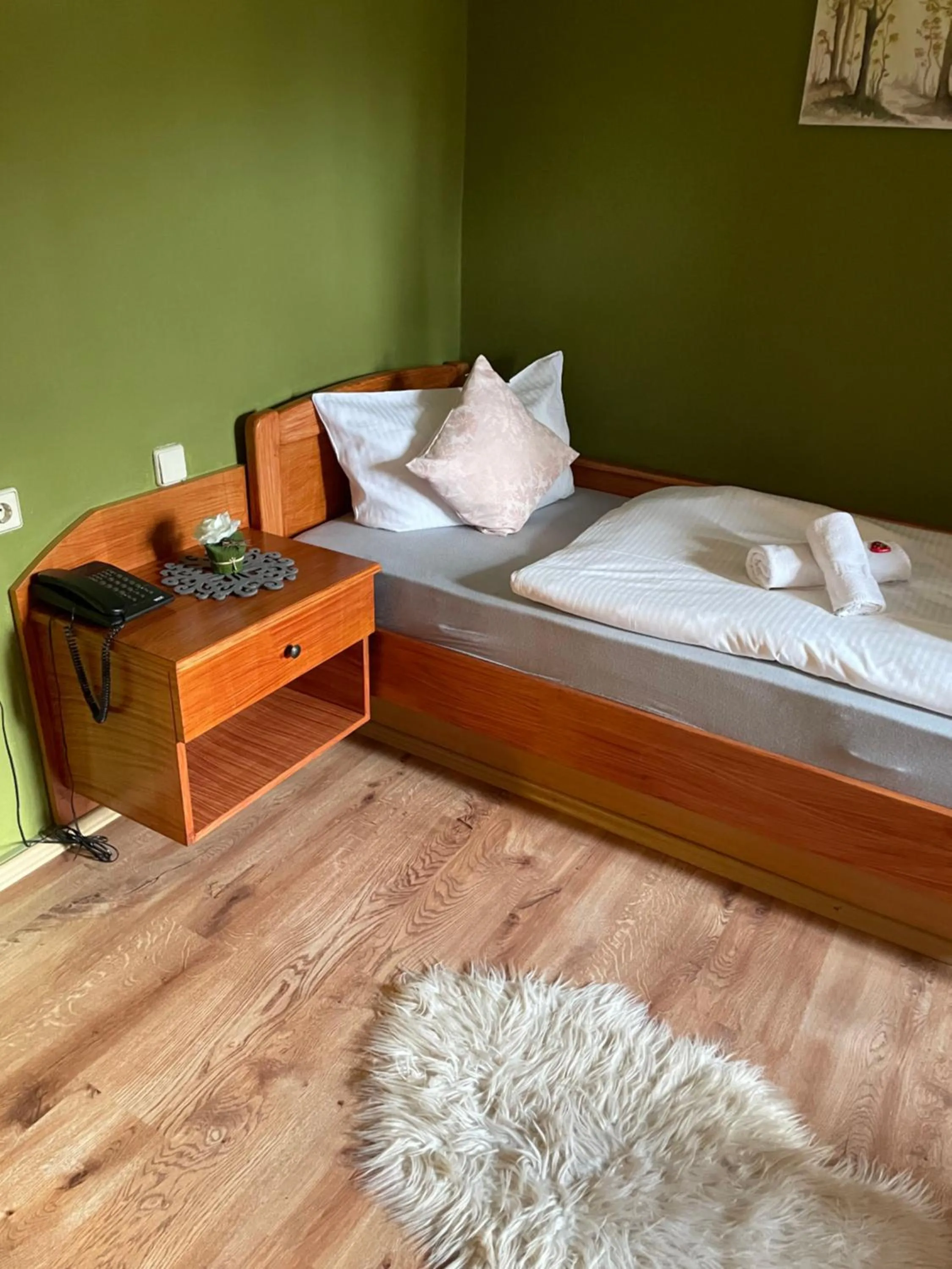 Bedroom, Bed in Berghotel Drei Brüder Höhe