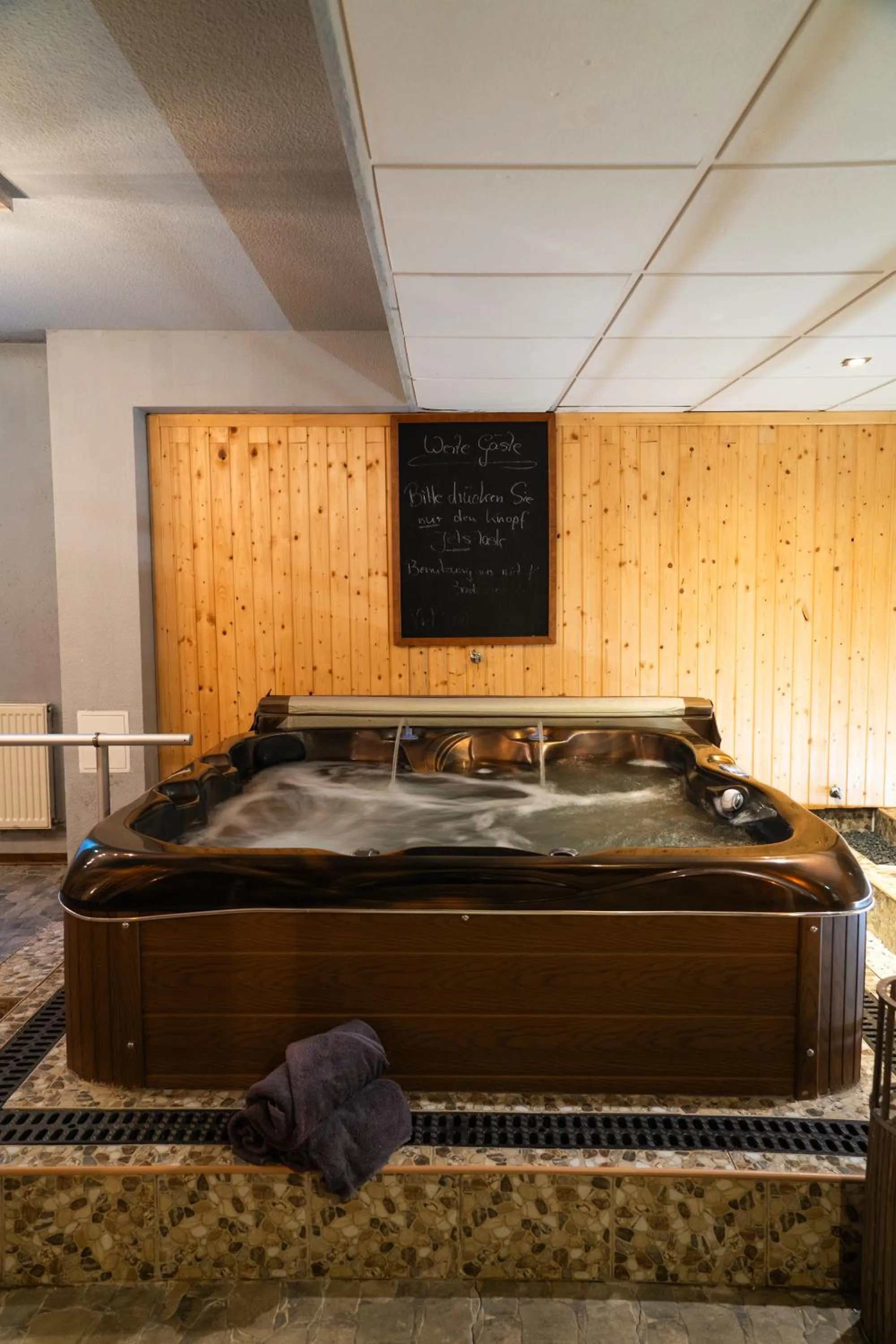 Hot Tub in Berghotel Drei Brüder Höhe