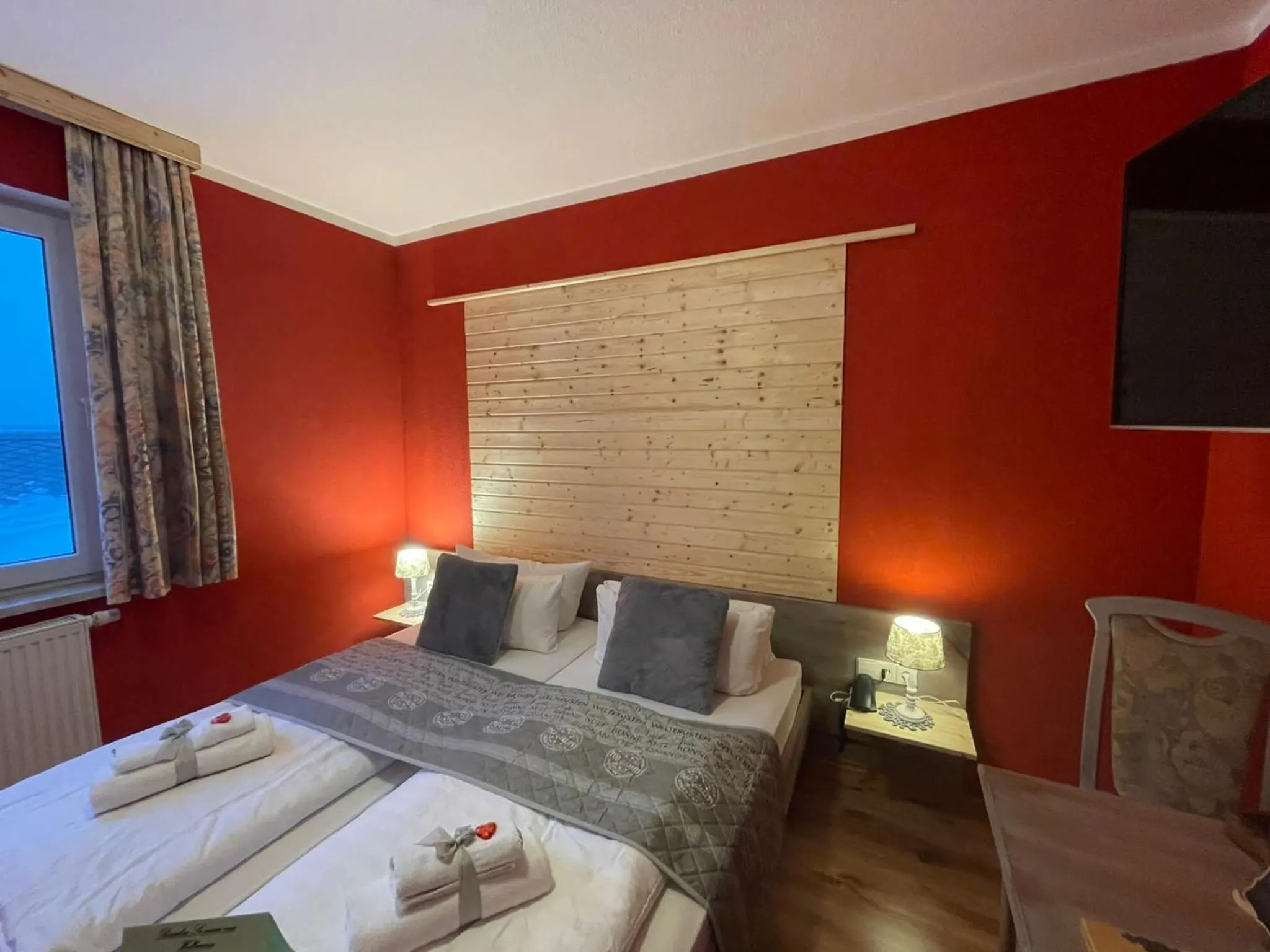 Bed in Berghotel Drei Brüder Höhe