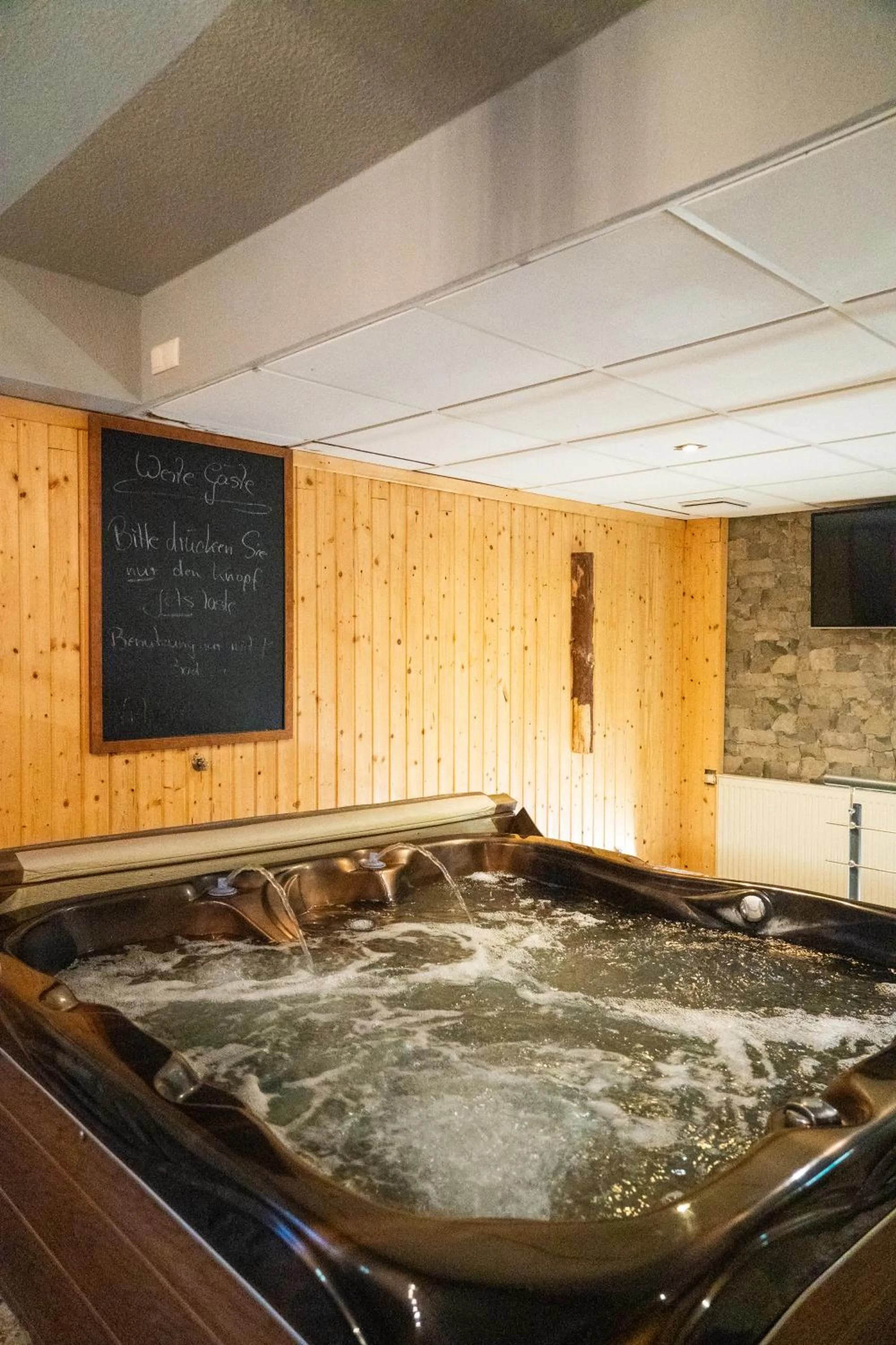 Hot Tub in Berghotel Drei Brüder Höhe