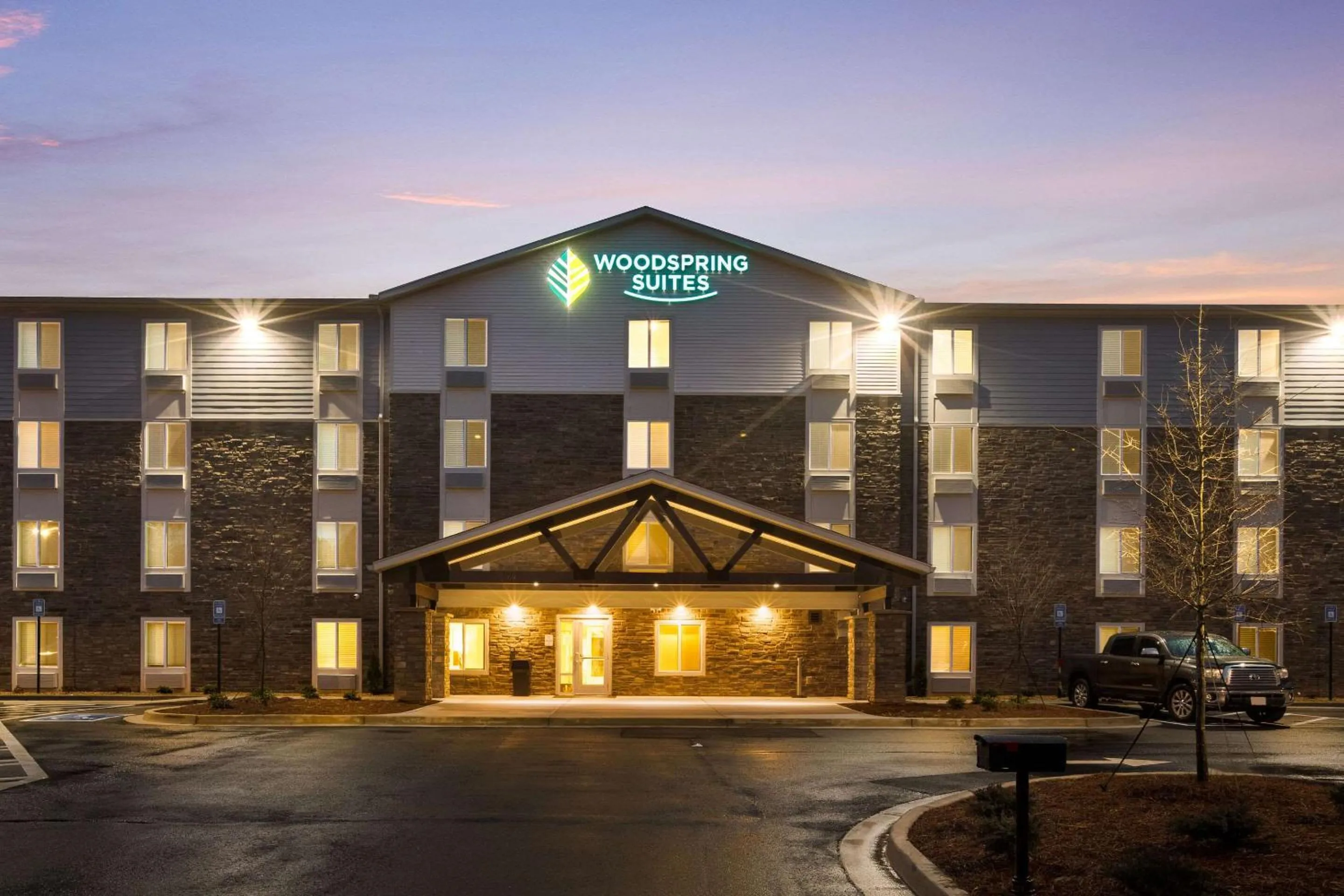 Property building in WoodSpring Suites Atlanta Newnan