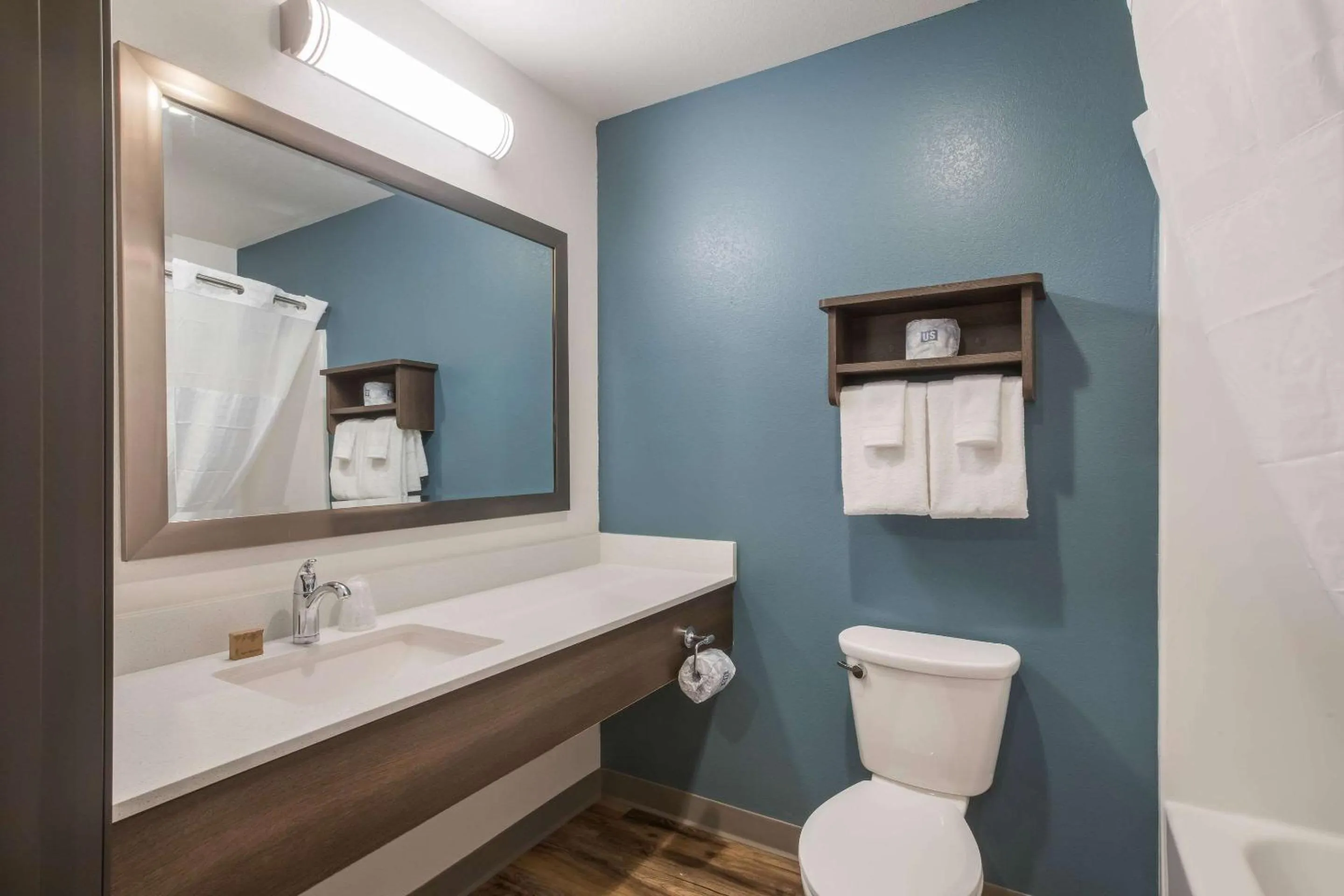 Toilet in WoodSpring Suites Atlanta Newnan