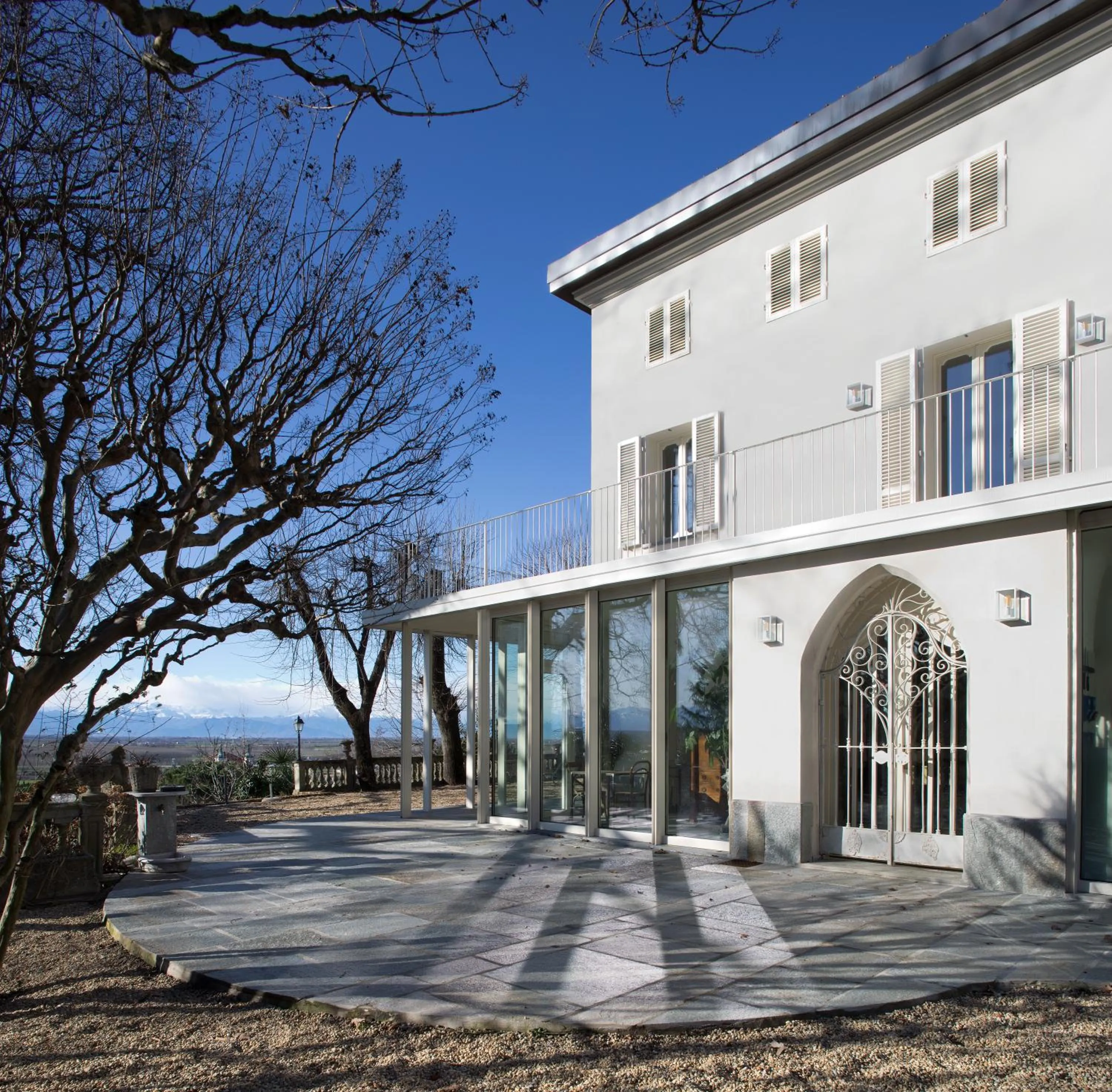 Property building in Villa Trisano