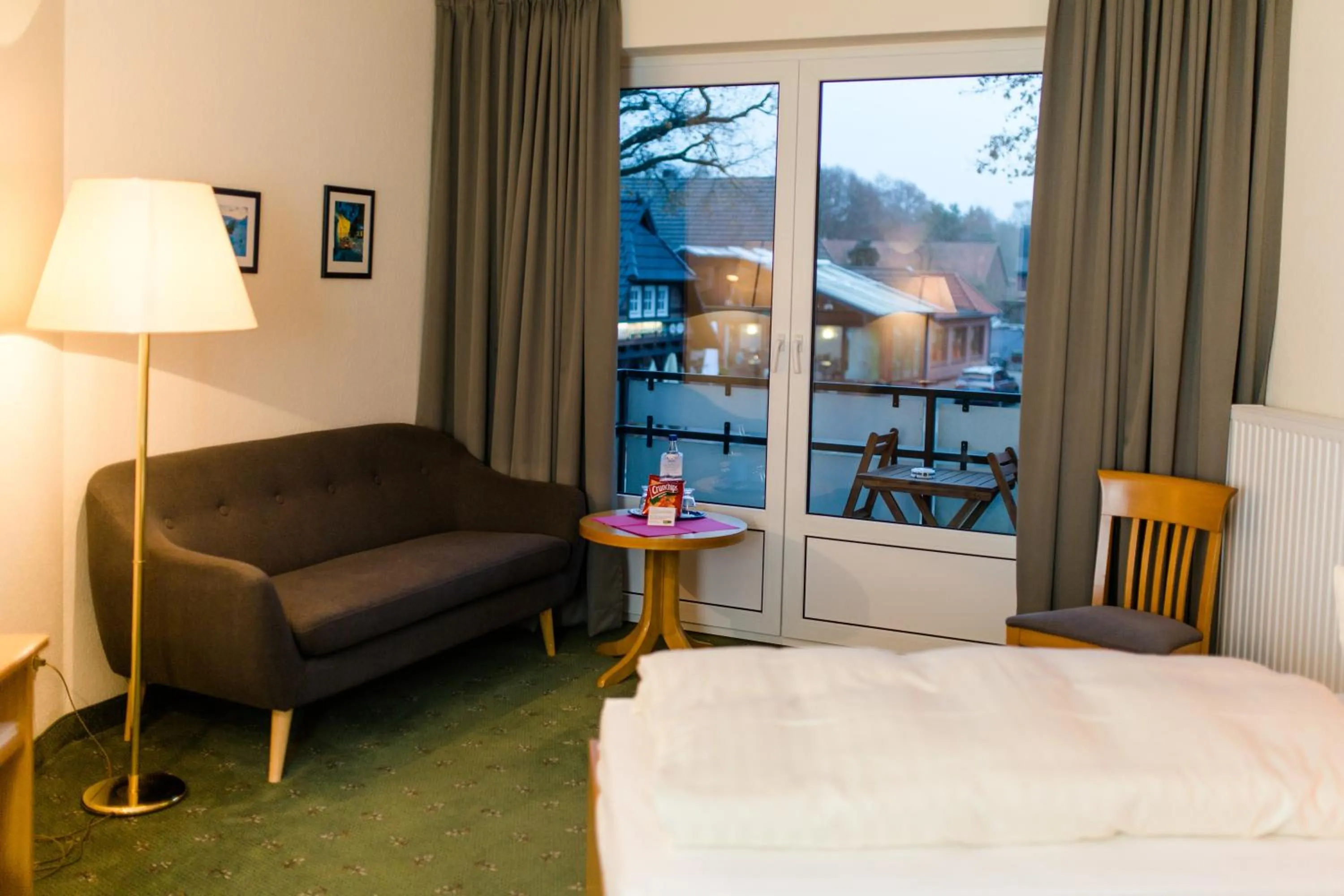 Photo of the whole room, Bed in Akzent Hotel Zur Grünen Eiche