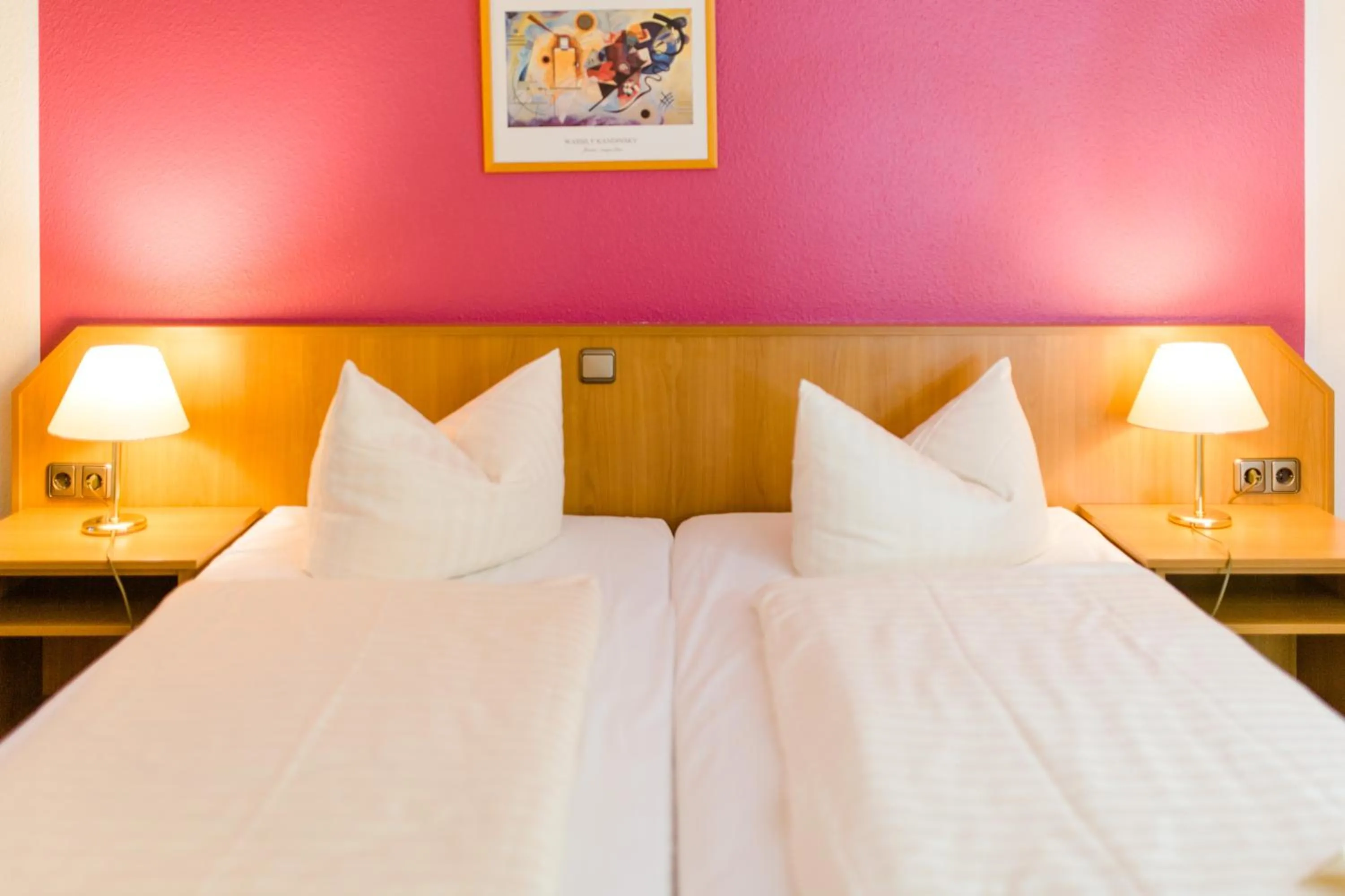 Photo of the whole room, Bed in Akzent Hotel Zur Grünen Eiche