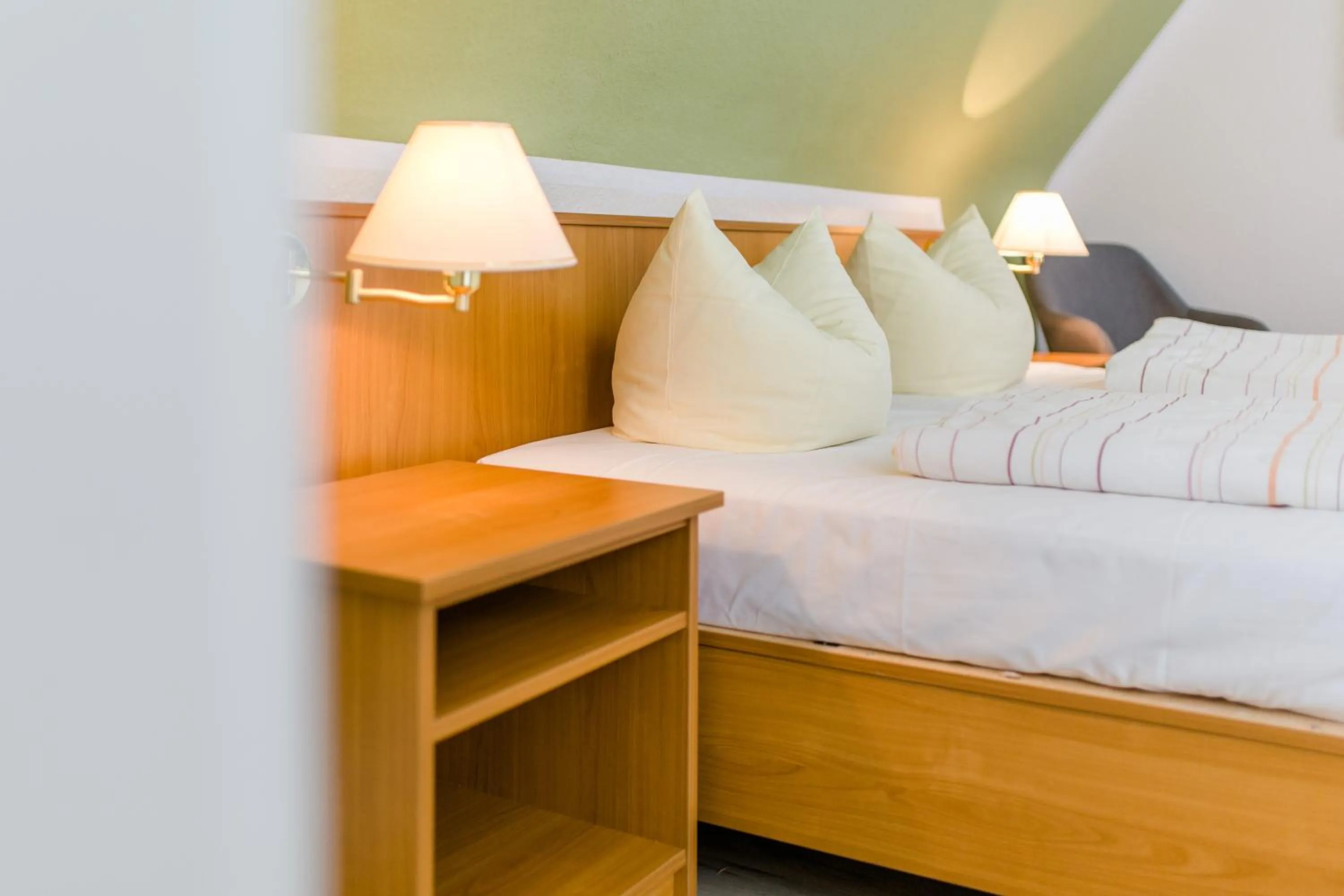 Photo of the whole room, Bed in Akzent Hotel Zur Grünen Eiche