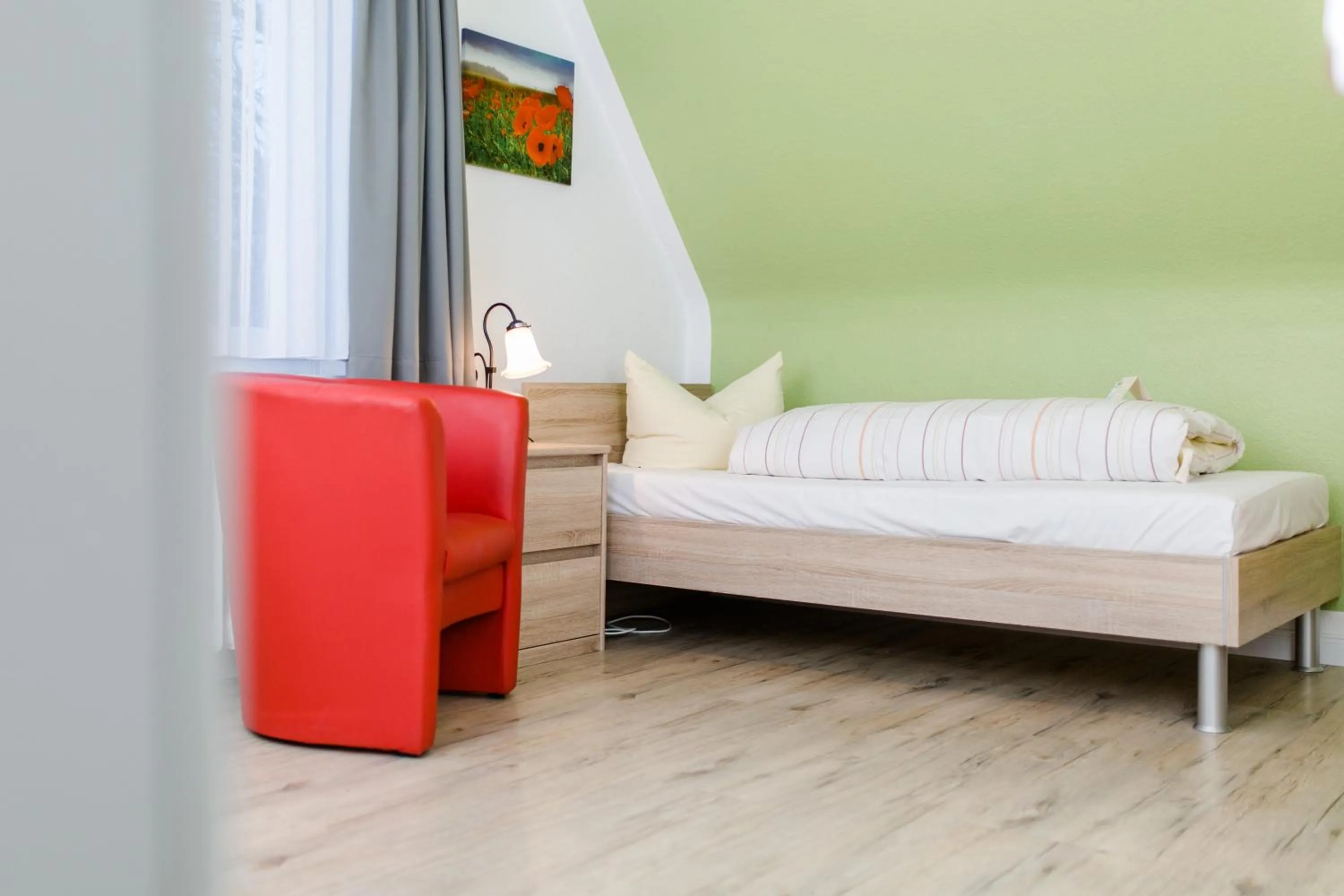 Photo of the whole room, Bed in Akzent Hotel Zur Grünen Eiche