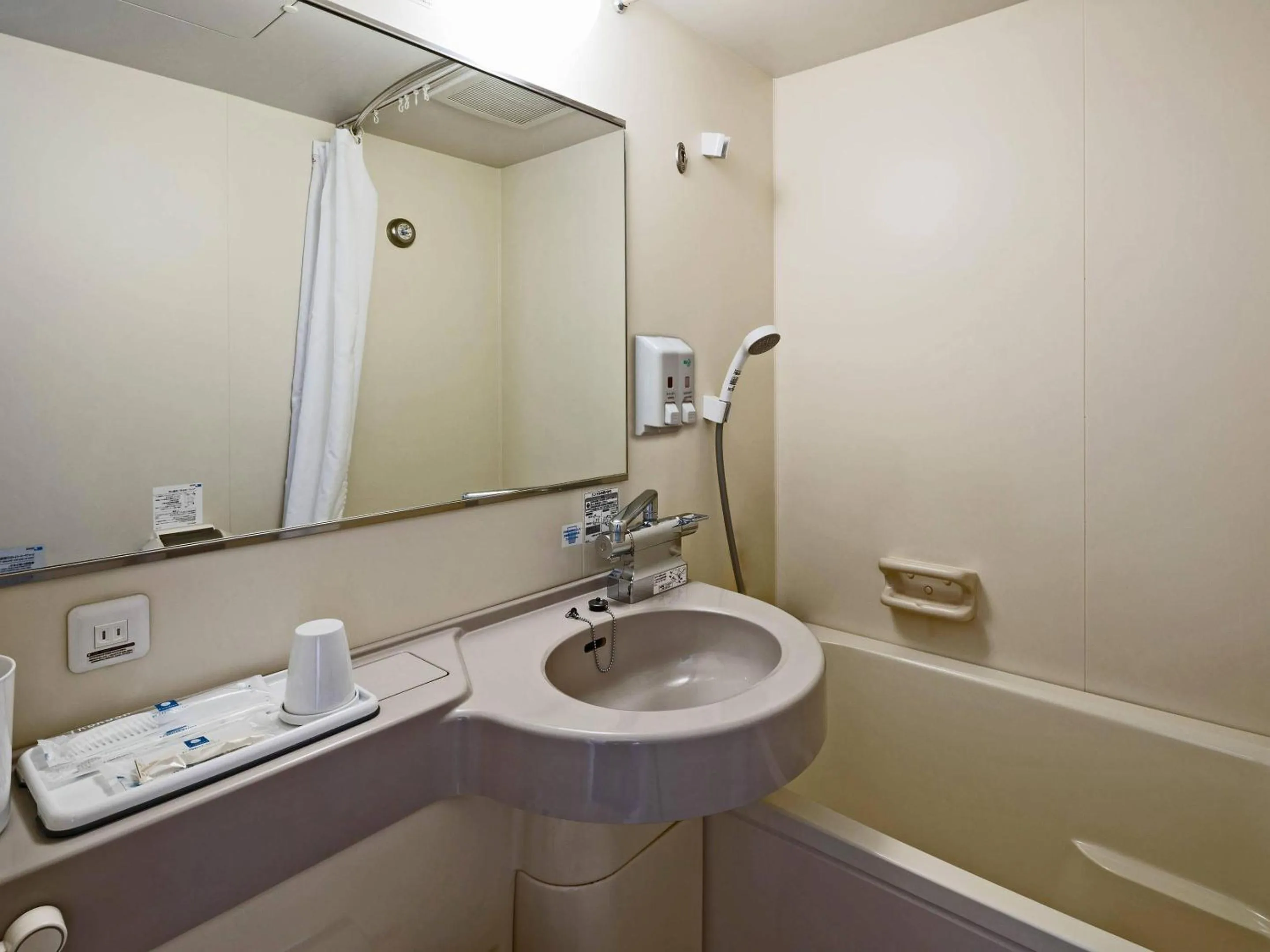 Bedroom in Comfort Hotel Yokohama Kannai