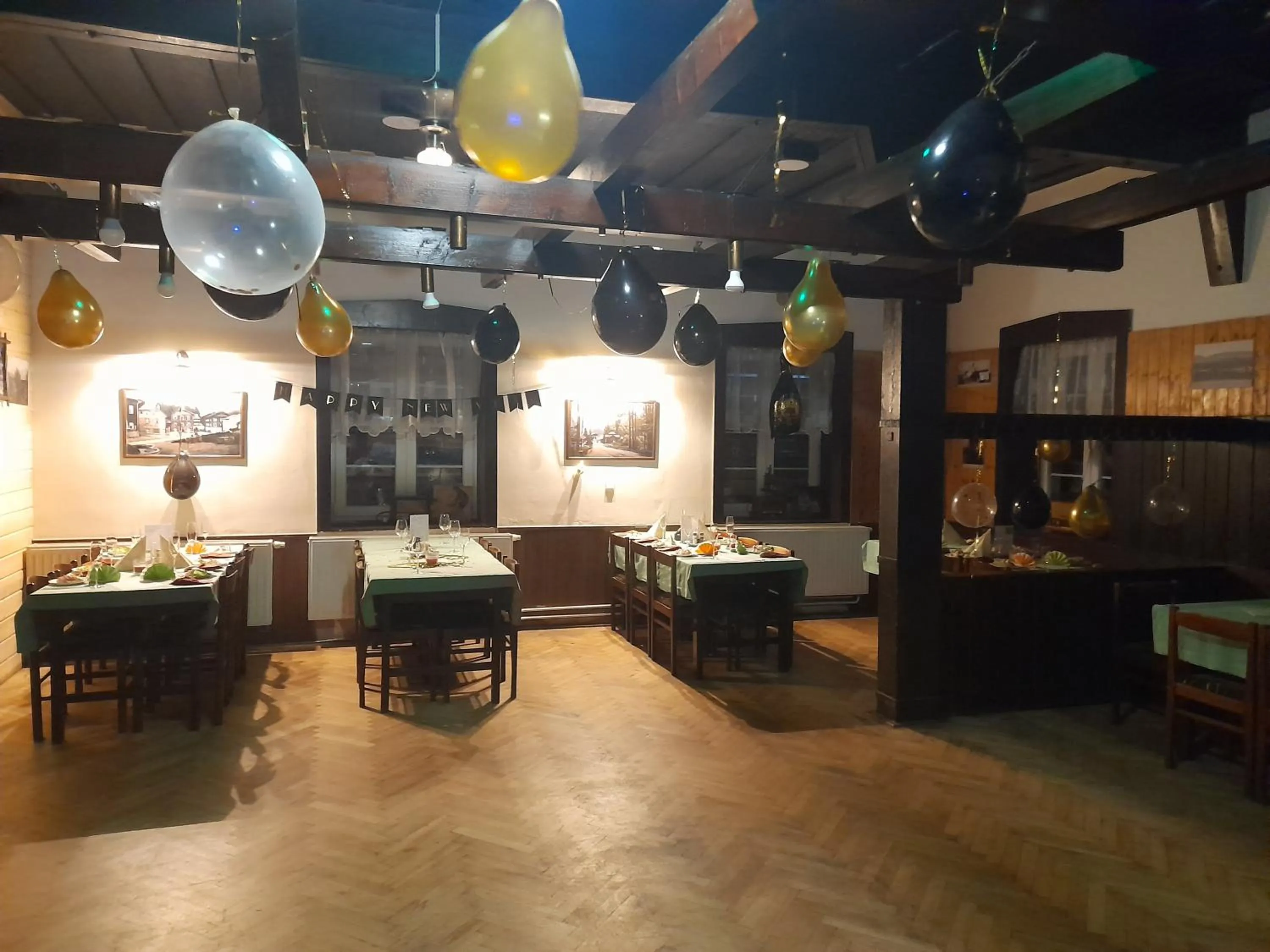 Restaurant/places to eat in Hotel Džbán