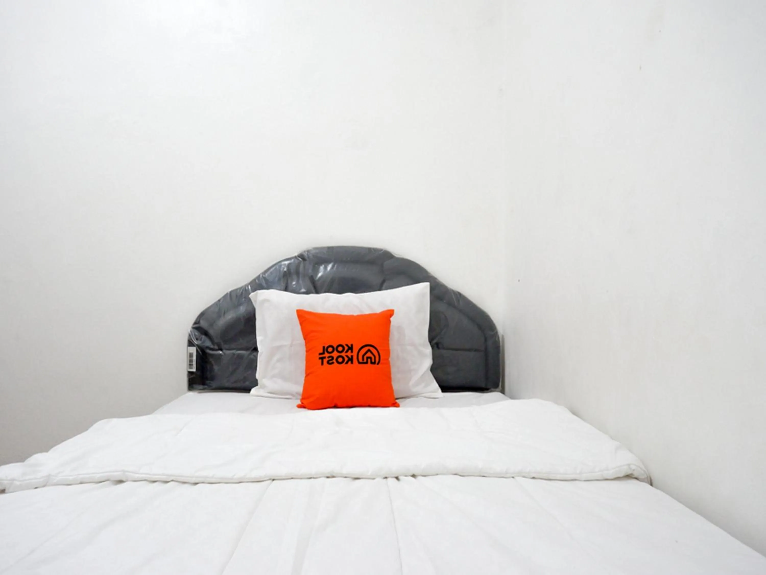 Bed in Budi Living Syariah at UNDIP Area RedPartner