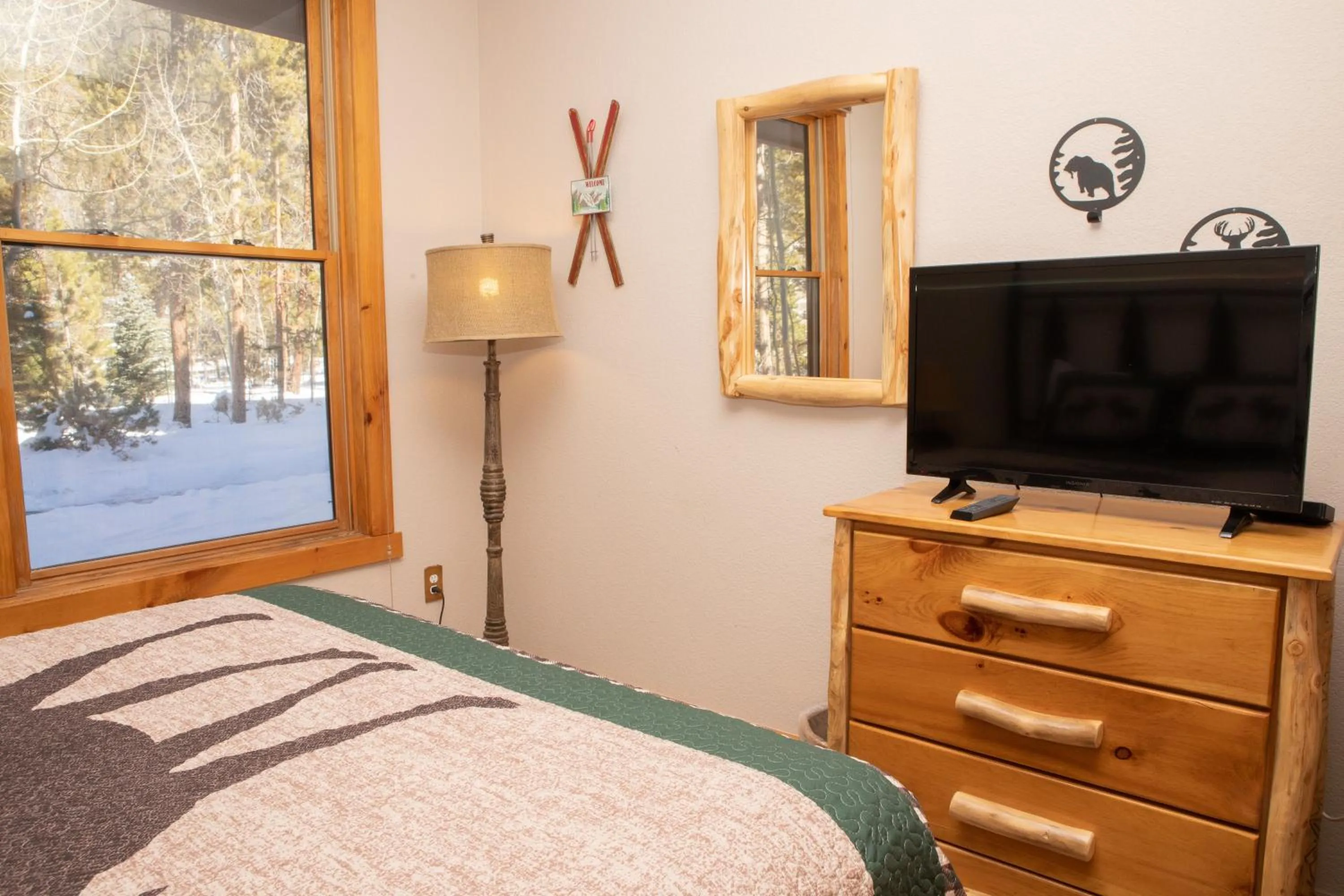 Bedroom, Bed in 8750 Trappers Crossing condo