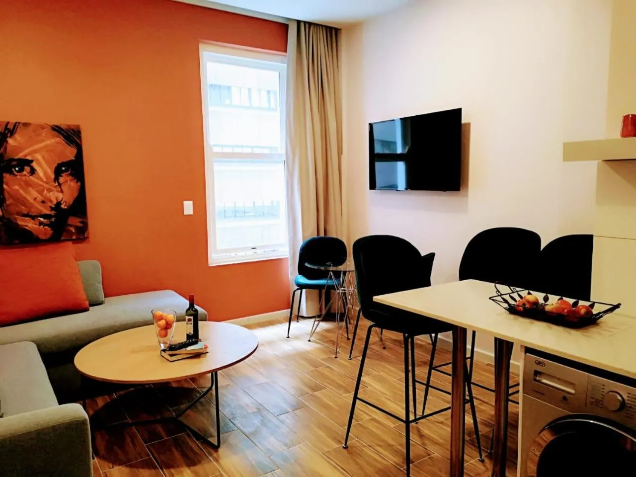 TV and multimedia in Urban Oasis Aparthotel