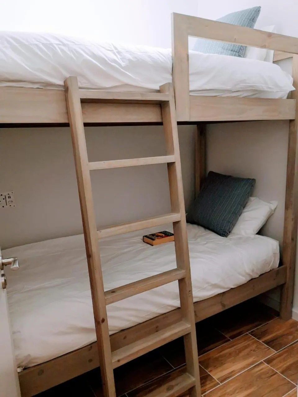 bunk bed, Bed in Urban Oasis Aparthotel