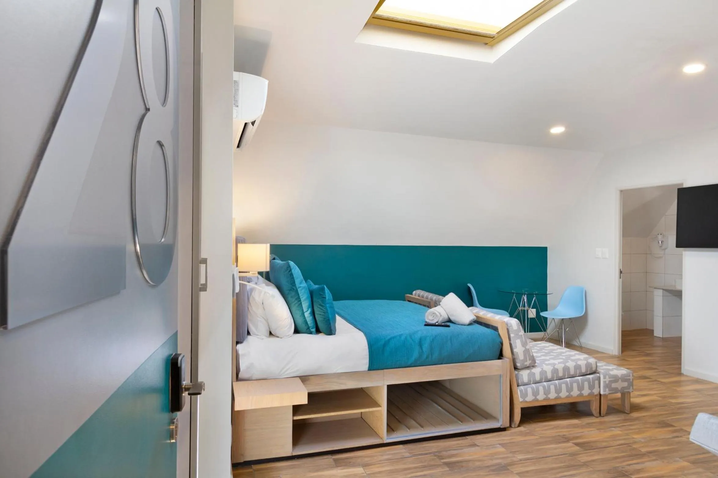 Bed in Urban Oasis Aparthotel