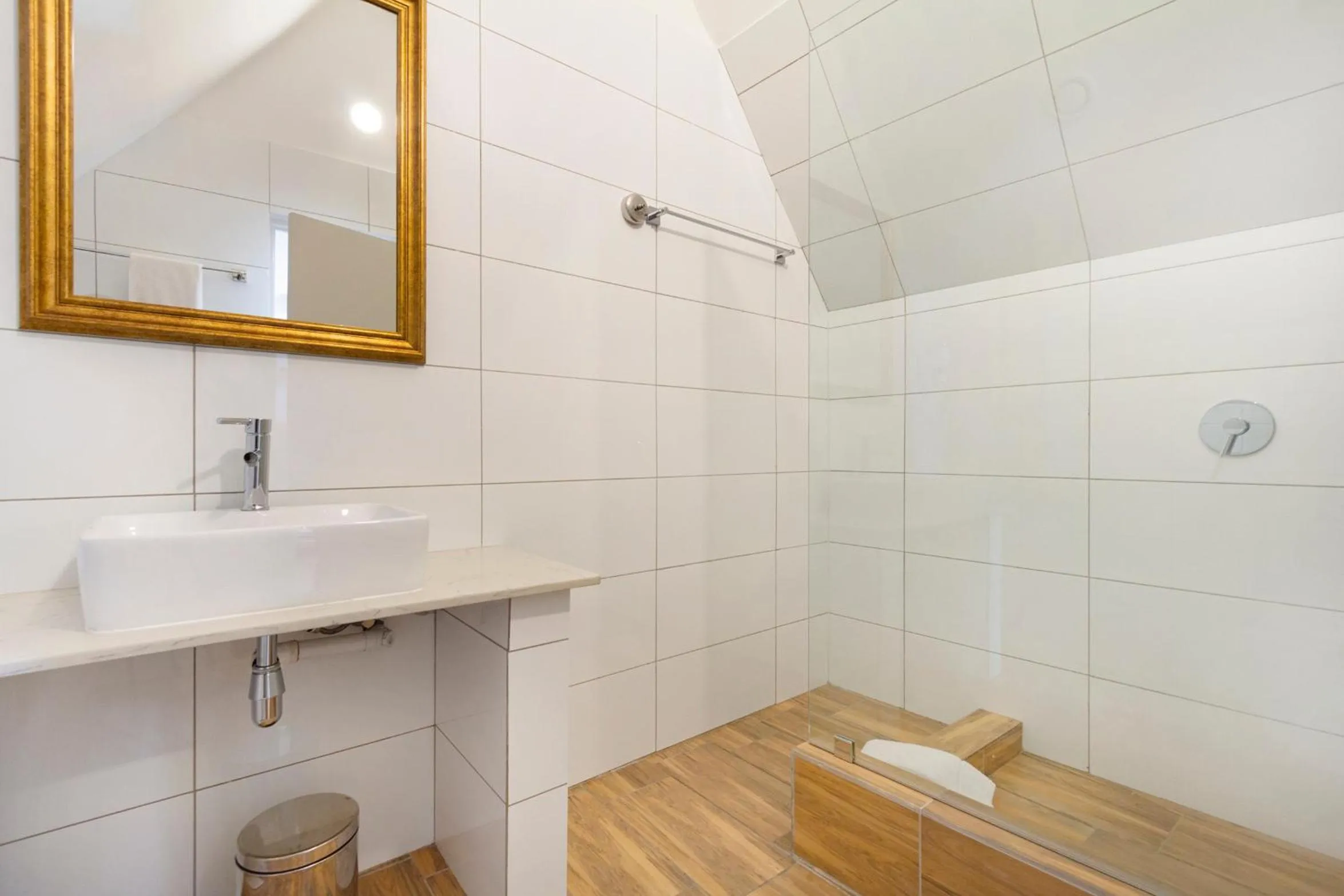 Bathroom in Urban Oasis Aparthotel