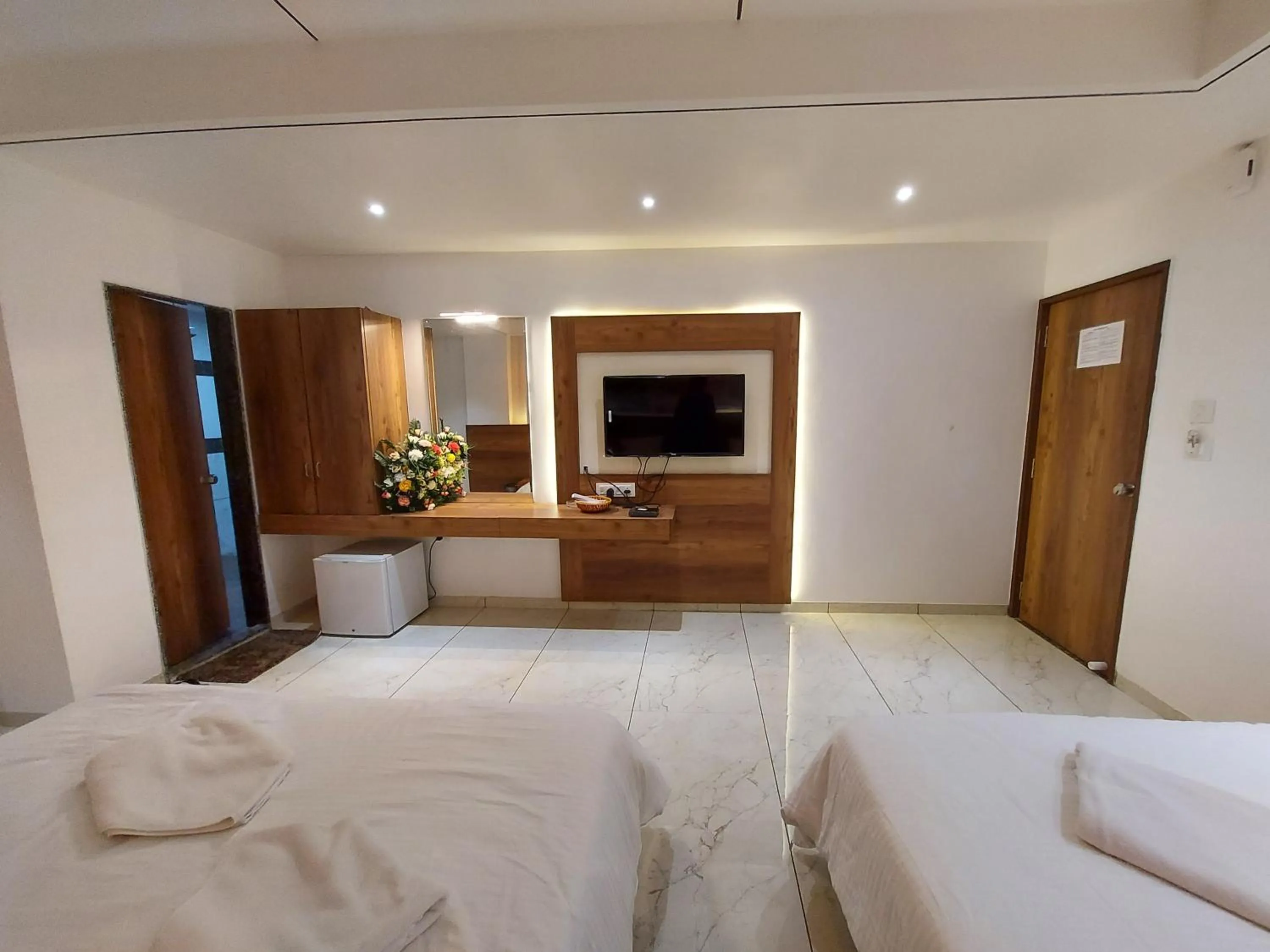 TV and multimedia, Bed in Hotel The Grand Piano - Best Business Hotel in Patan