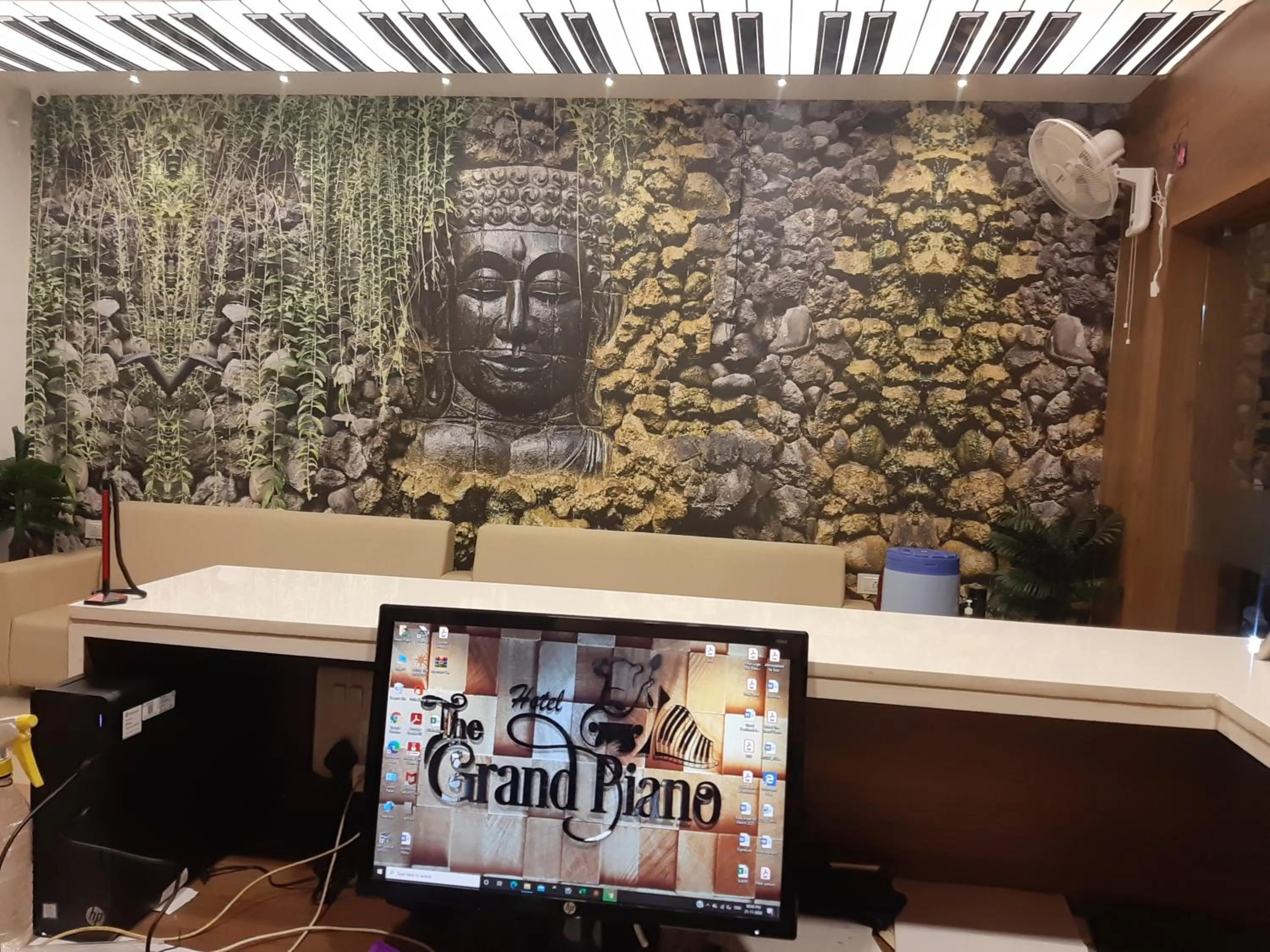 Lobby or reception in Hotel The Grand Piano - Best Business Hotel in Patan