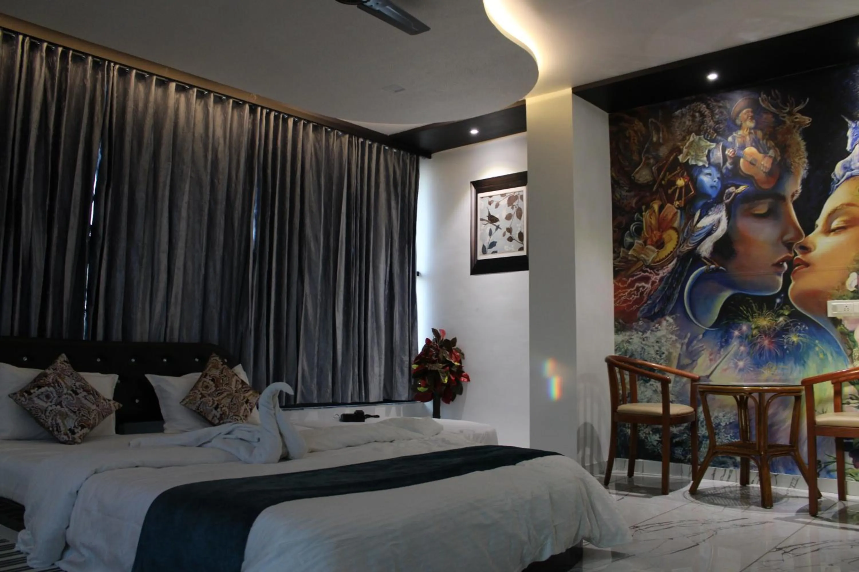 Bed in Hotel The Grand Piano - Best Business Hotel in Patan