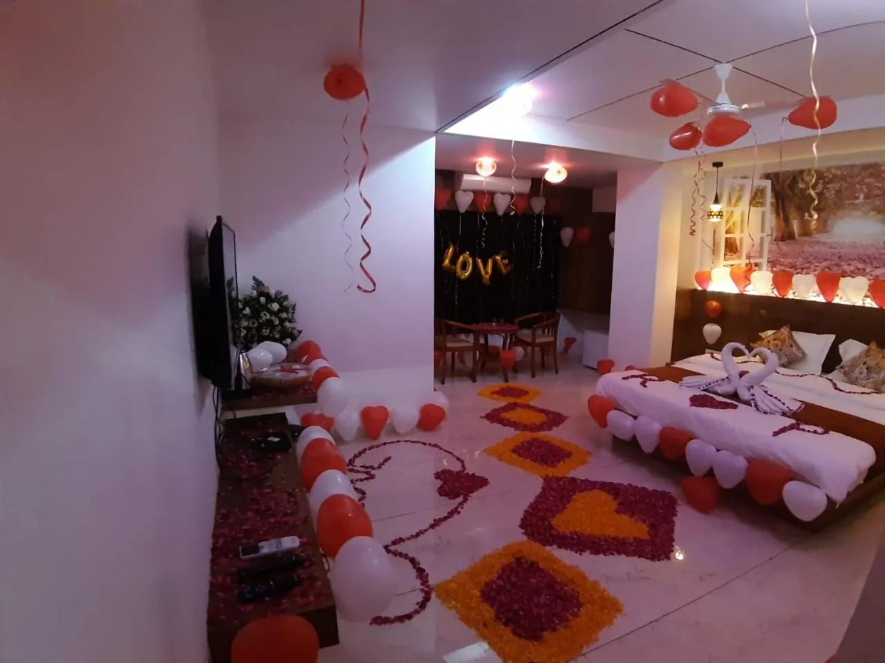 Bed in Hotel The Grand Piano - Best Business Hotel in Patan